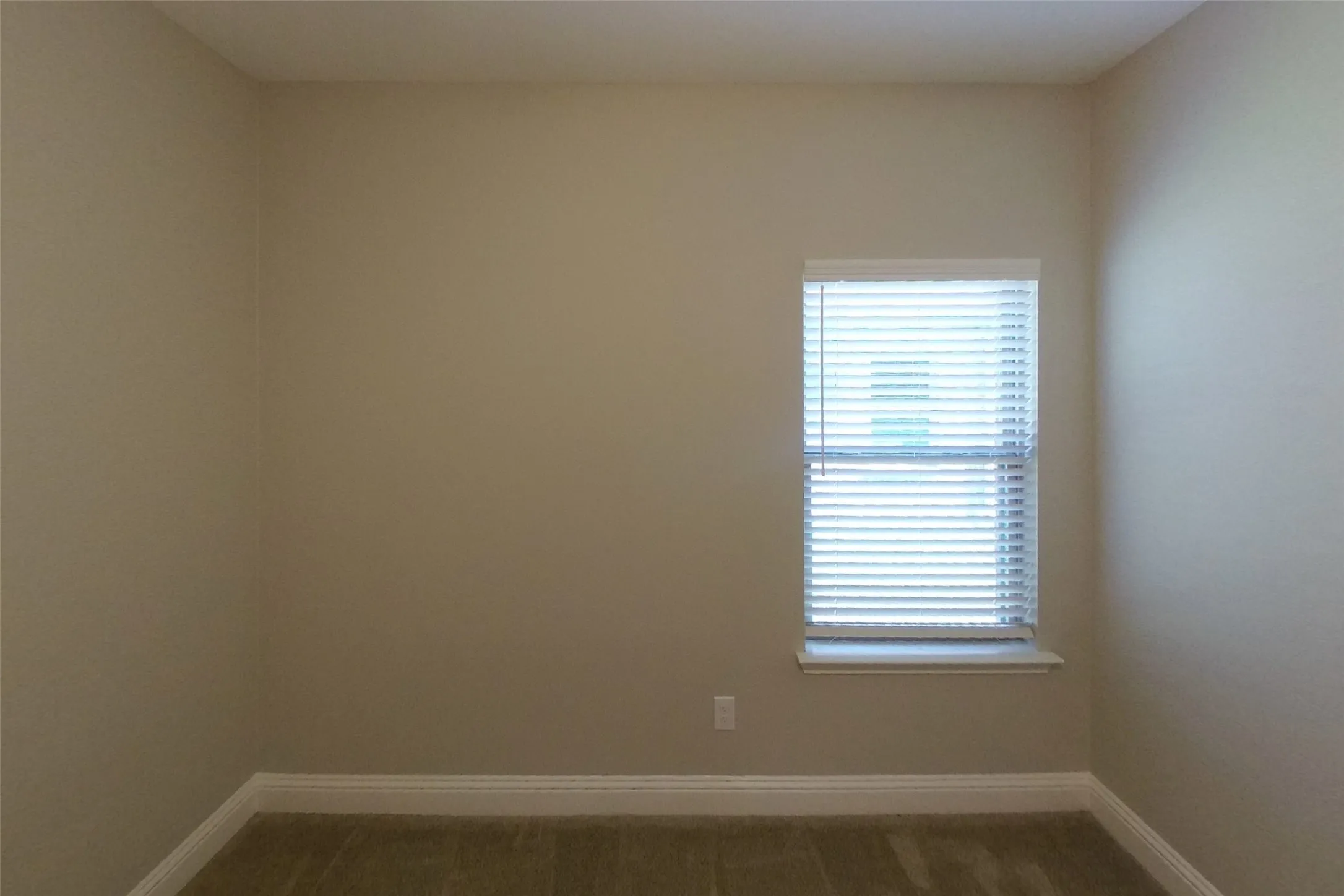 Single Family Residence For Rent in Hunt County , 7712 Cottonwood Drive, Greenville, Texas 75402, 3 Bedroom, 2 Bathroom, 2 Garage spaces, 1,851 Sqft, built in 2019, mls#21371854, Real Estate Agent in Greenville, Homes For Rent in Hunt county, Homes For Rent in Greenville, Realtor in Greenville Texas, Real Estate Brokerage Independent Realty Texas, Luminita Cordes Realtor
