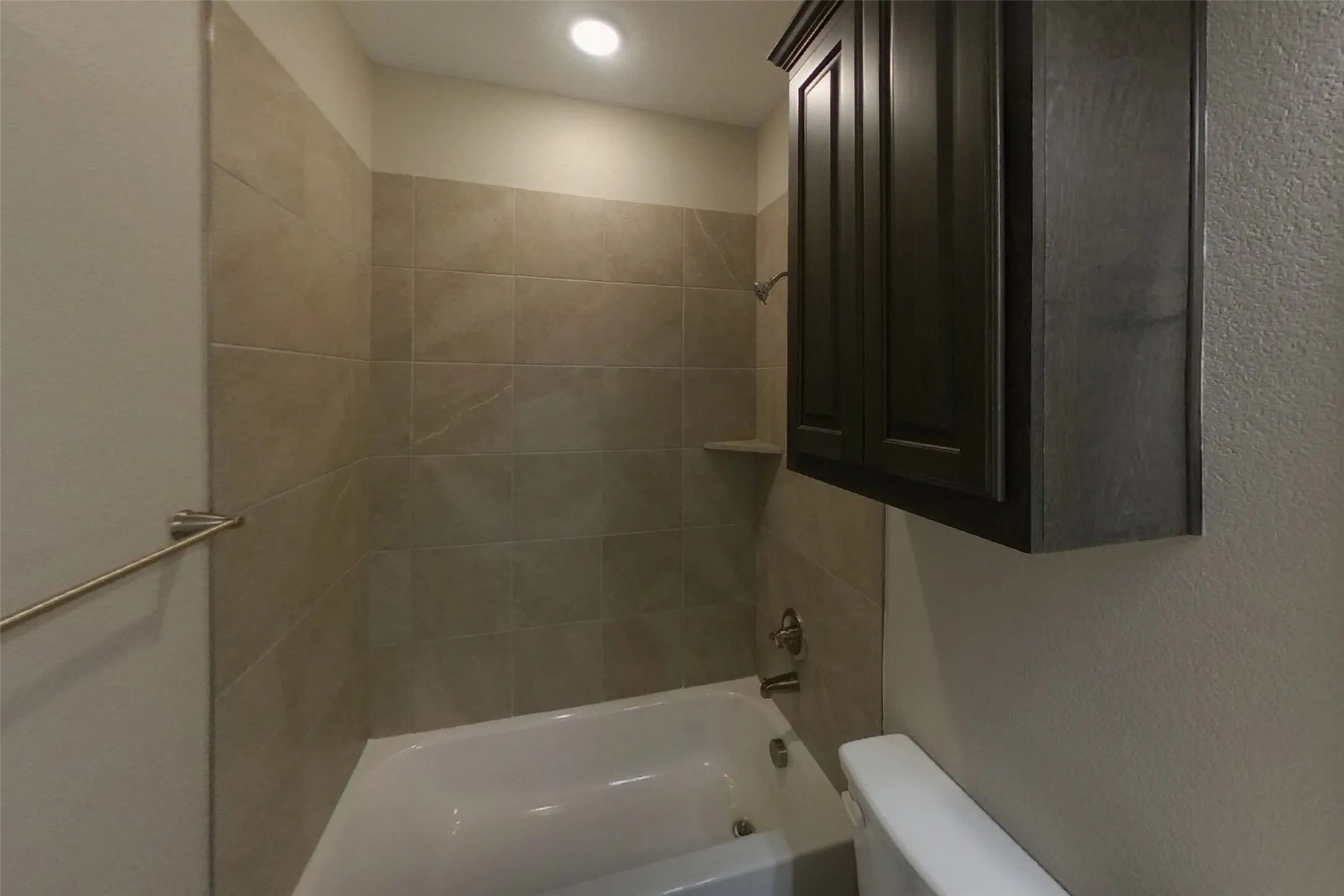 Single Family Residence For Rent in Hunt County , 7712 Cottonwood Drive, Greenville, Texas 75402, 3 Bedroom, 2 Bathroom, 2 Garage spaces, 1,851 Sqft, built in 2019, mls#21371854, Real Estate Agent in Greenville, Homes For Rent in Hunt county, Homes For Rent in Greenville, Realtor in Greenville Texas, Real Estate Brokerage Independent Realty Texas, Luminita Cordes Realtor