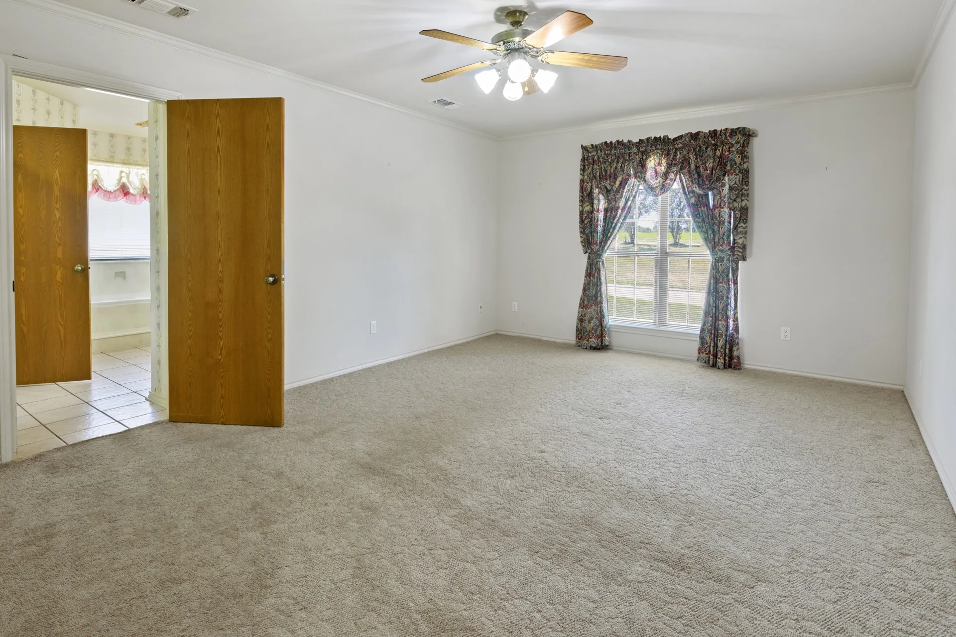 Single Family Residence For Sale in Titus County , 1149 County Road 4510, Mt Pleasant, Texas 75455, 3 Bedroom, 3 Bathroom, 2 Garage spaces, 2,046 Sqft, built in 1995, mls#21371833, Real Estate Agent in Mt Pleasant, Homes For Sale in Titus county, Homes For Sale in Mt Pleasant, Realtor in Mt Pleasant Texas, Real Estate Brokerage Independent Realty Texas, Luminita Cordes Realtor