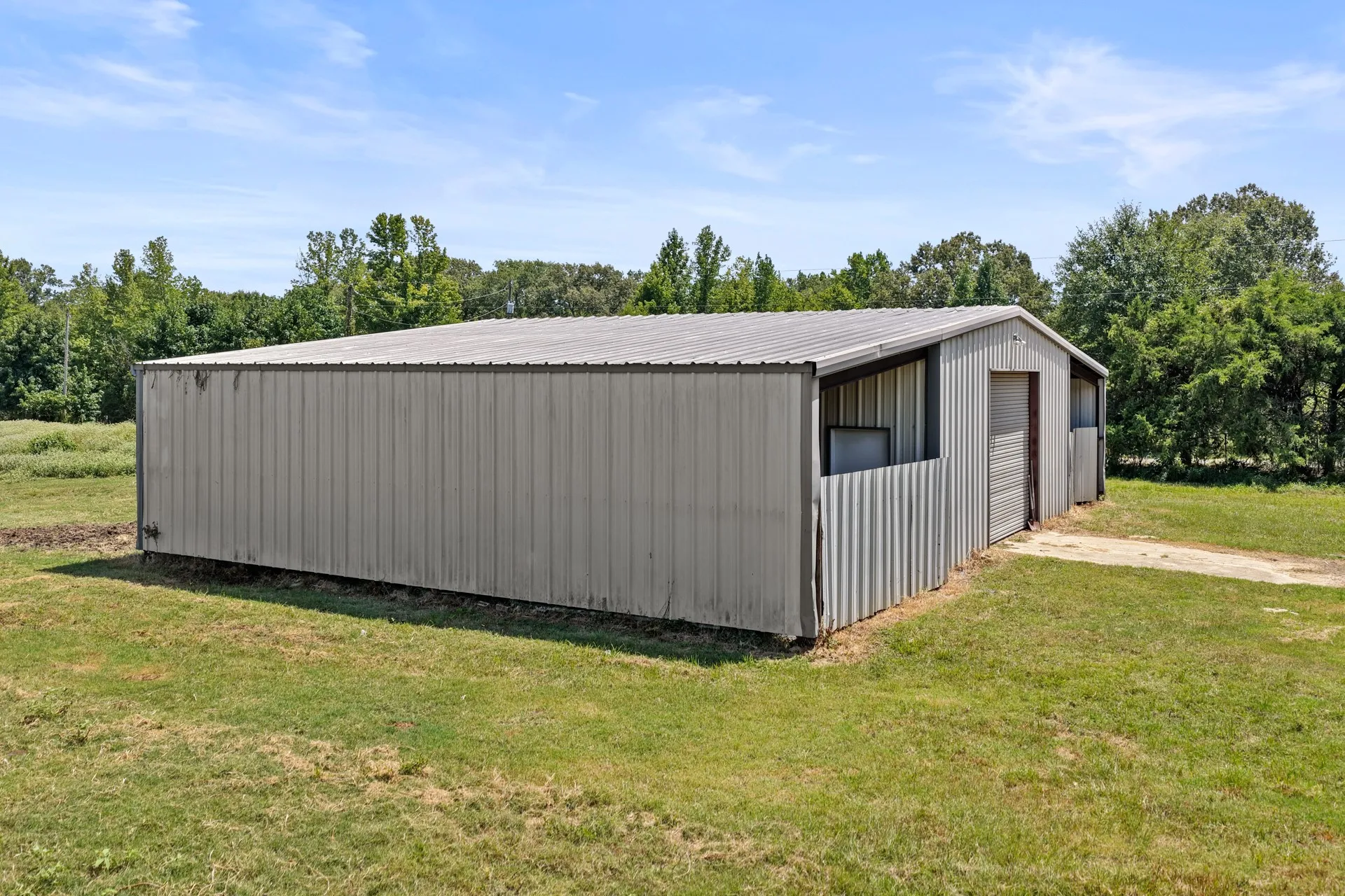 Single Family Residence For Sale in Titus County , 1149 County Road 4510, Mt Pleasant, Texas 75455, 3 Bedroom, 3 Bathroom, 2 Garage spaces, 2,046 Sqft, built in 1995, mls#21371833, Real Estate Agent in Mt Pleasant, Homes For Sale in Titus county, Homes For Sale in Mt Pleasant, Realtor in Mt Pleasant Texas, Real Estate Brokerage Independent Realty Texas, Luminita Cordes Realtor