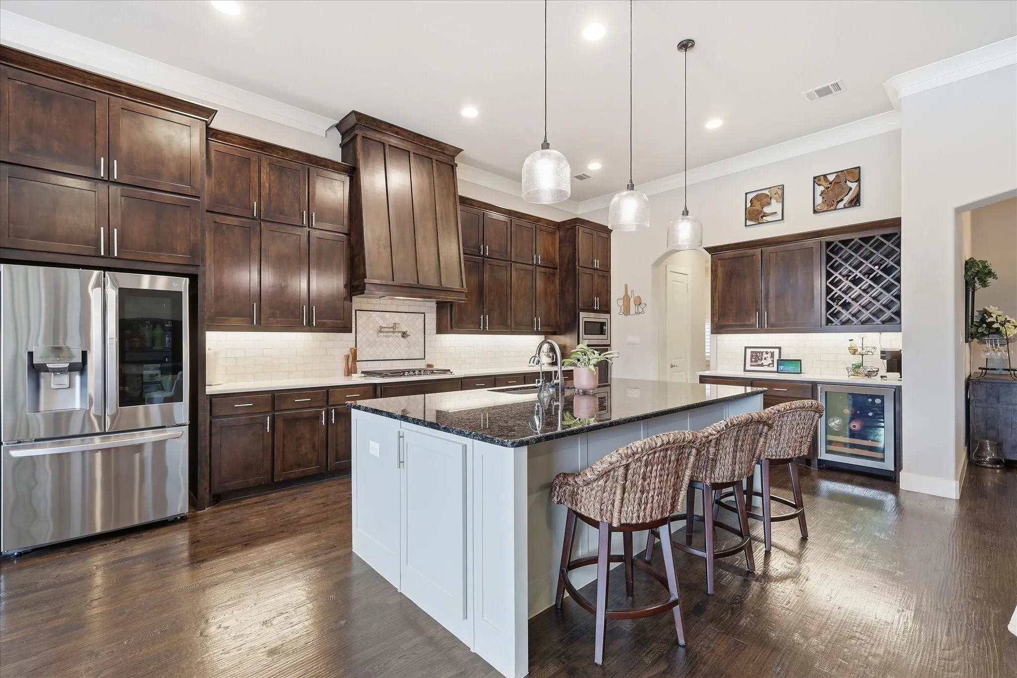 Single Family Residence For Sale in Denton County , 332 Nora Lane, Argyle, Texas 76226, 3 Bedroom, 4 Bathroom, 3 Garage spaces, 2,895 Sqft, built in 2017, mls#21371570, Real Estate Agent in Argyle, Homes For Sale in Denton county, Homes For Sale in Argyle, Realtor in Argyle Texas, Real Estate Brokerage Independent Realty Texas, Luminita Cordes Realtor