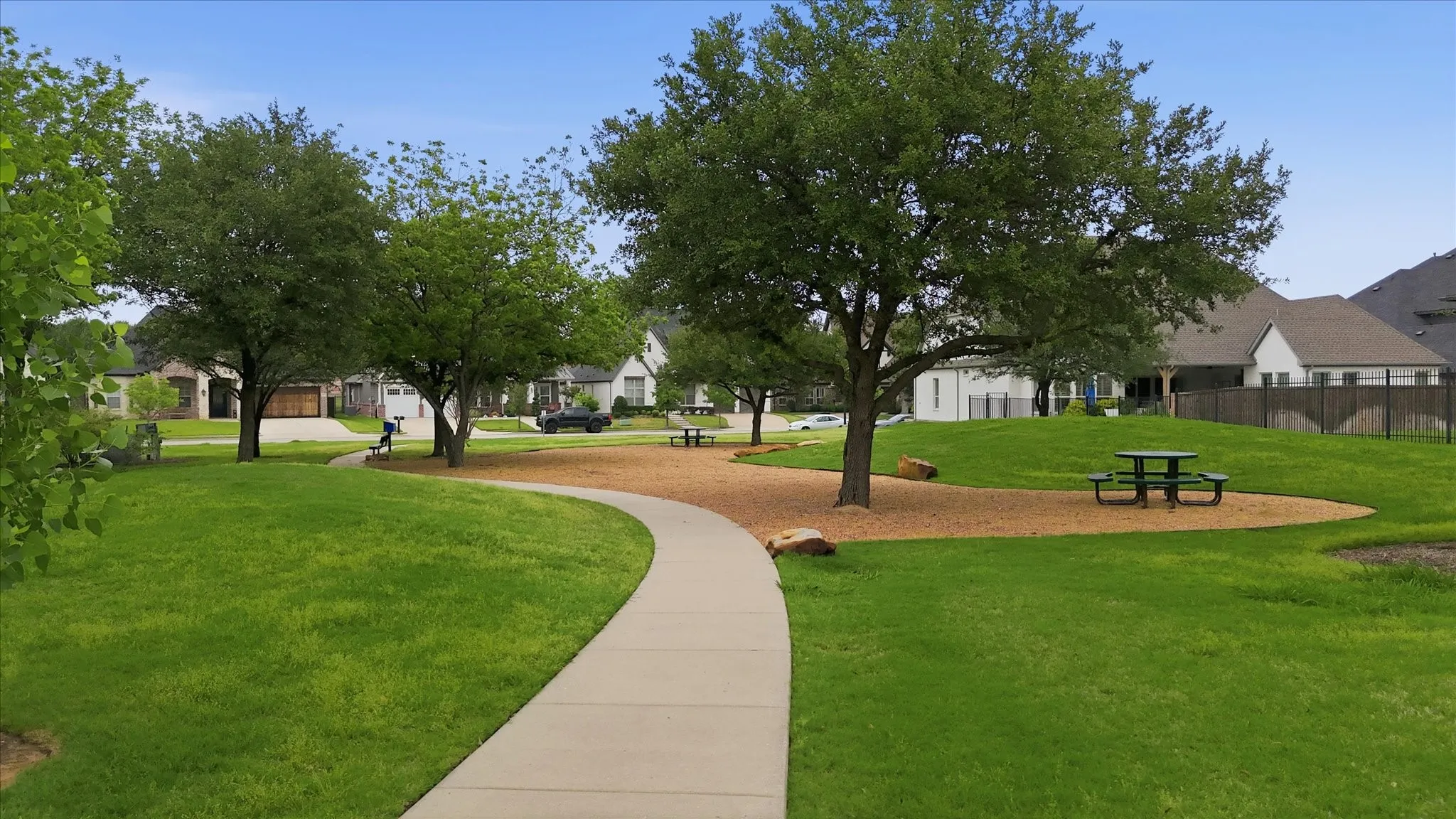Single Family Residence For Sale in Denton County , 332 Nora Lane, Argyle, Texas 76226, 3 Bedroom, 4 Bathroom, 3 Garage spaces, 2,895 Sqft, built in 2017, mls#21371570, Real Estate Agent in Argyle, Homes For Sale in Denton county, Homes For Sale in Argyle, Realtor in Argyle Texas, Real Estate Brokerage Independent Realty Texas, Luminita Cordes Realtor