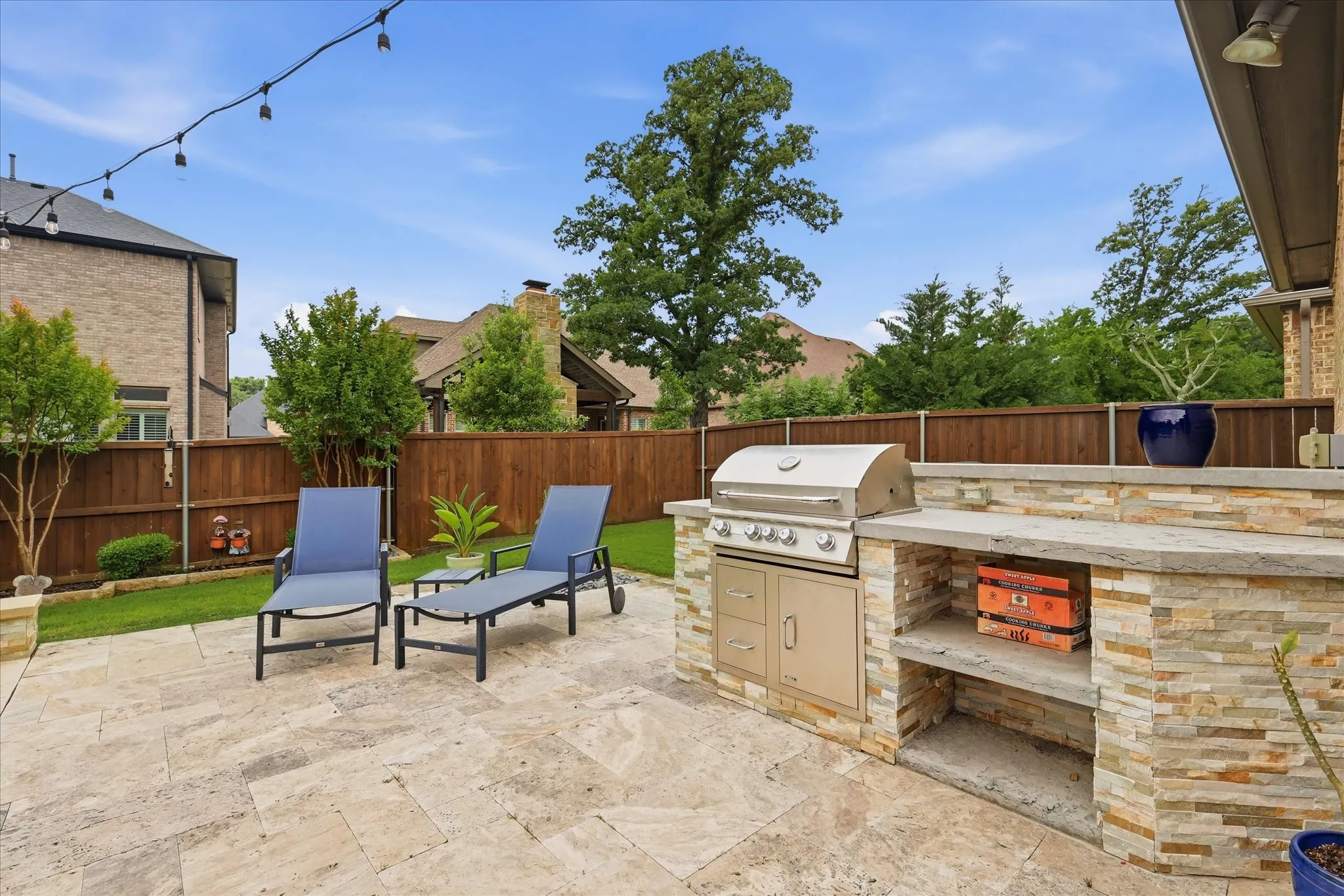 Single Family Residence For Sale in Denton County , 332 Nora Lane, Argyle, Texas 76226, 3 Bedroom, 4 Bathroom, 3 Garage spaces, 2,895 Sqft, built in 2017, mls#21371570, Real Estate Agent in Argyle, Homes For Sale in Denton county, Homes For Sale in Argyle, Realtor in Argyle Texas, Real Estate Brokerage Independent Realty Texas, Luminita Cordes Realtor
