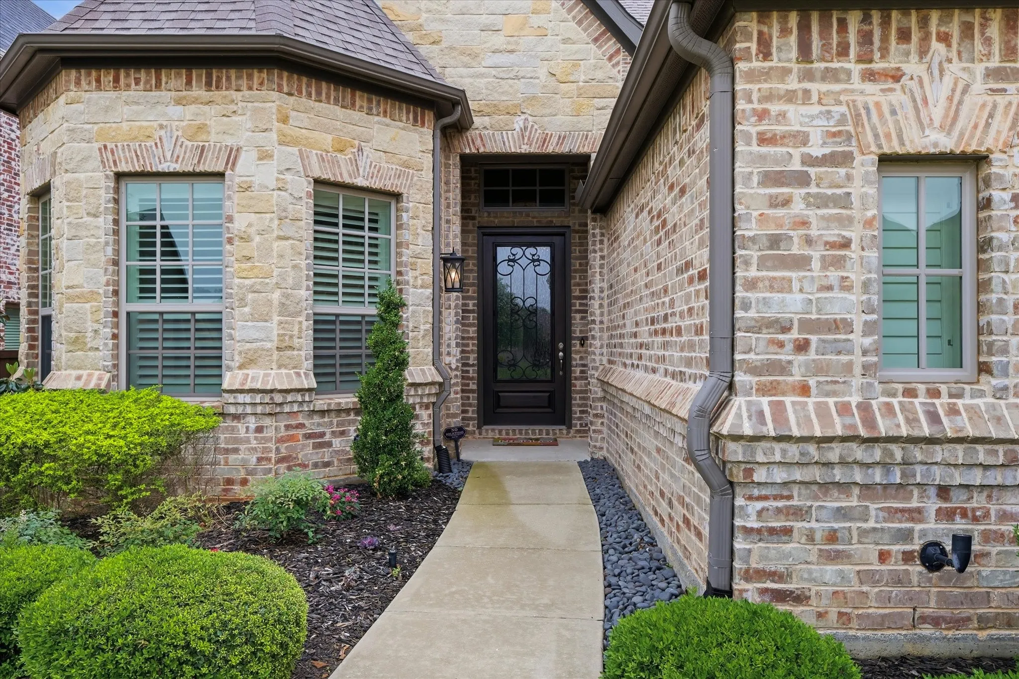 Single Family Residence For Sale in Denton County , 332 Nora Lane, Argyle, Texas 76226, 3 Bedroom, 4 Bathroom, 3 Garage spaces, 2,895 Sqft, built in 2017, mls#21371570, Real Estate Agent in Argyle, Homes For Sale in Denton county, Homes For Sale in Argyle, Realtor in Argyle Texas, Real Estate Brokerage Independent Realty Texas, Luminita Cordes Realtor