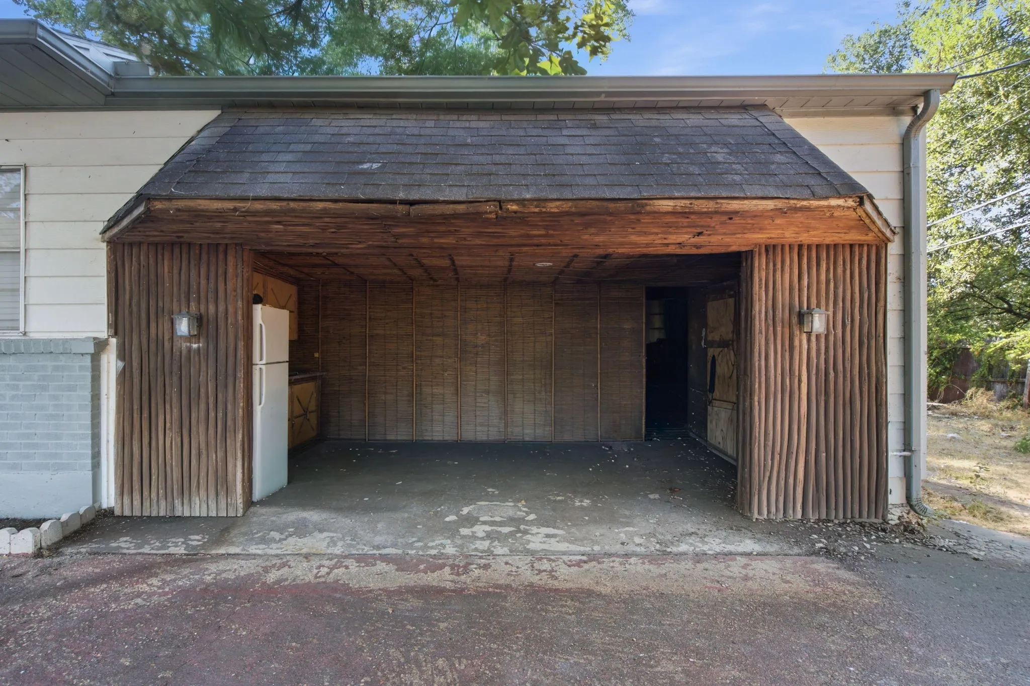 Single Family Residence For Sale in Dallas County , 109 W 11th Street, Irving, Texas 75060, 5 Bedroom, 3 Bathroom, Garage spaces, 2,966 Sqft, built in 1950, mls#21362962, Real Estate Agent in Irving, Homes For Sale in Dallas county, Homes For Sale in Irving, Realtor in Irving Texas, Real Estate Brokerage Independent Realty Texas, Luminita Cordes Realtor