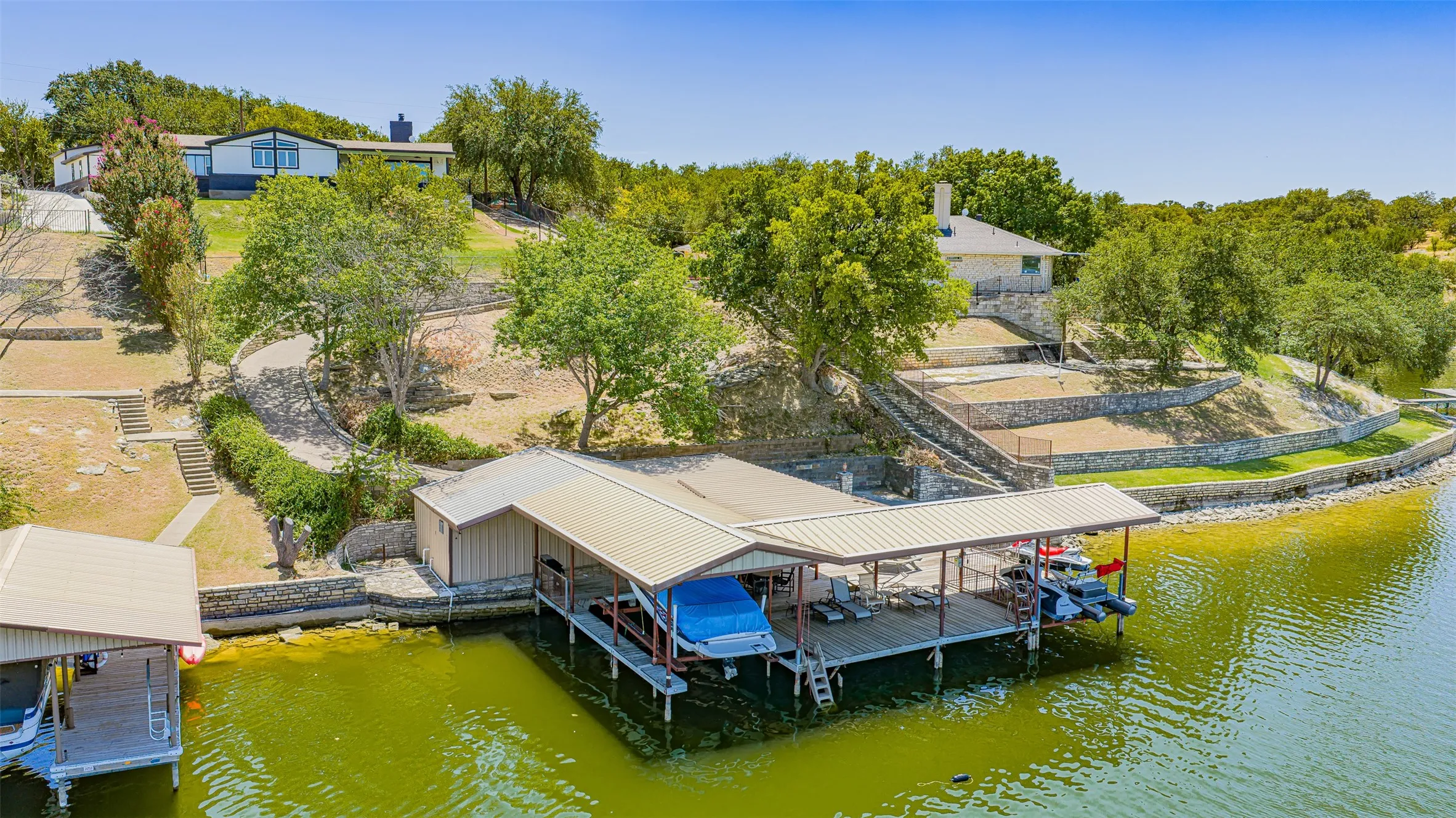 Single Family Residence For Sale in Hood County , 6371 Beacon Vista Circle, Granbury, Texas 76049, 2 Bedroom, 2 Bathroom, 1 Garage spaces, 2,092 Sqft, built in 1983, mls#21368670, Real Estate Agent in Granbury, Homes For Sale in Hood county, Homes For Sale in Granbury, Realtor in Granbury Texas, Real Estate Brokerage Independent Realty Texas, Luminita Cordes Realtor