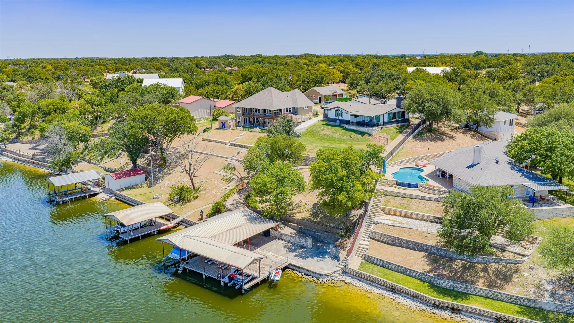 Single Family Residence For Sale in Hood County , 6371 Beacon Vista Circle, Granbury, Texas 76049, 2 Bedroom, 2 Bathroom, 1 Garage spaces, 2,092 Sqft, built in 1983, mls#21368670, Real Estate Agent in Granbury, Homes For Sale in Hood county, Homes For Sale in Granbury, Realtor in Granbury Texas, Real Estate Brokerage Independent Realty Texas, Luminita Cordes Realtor