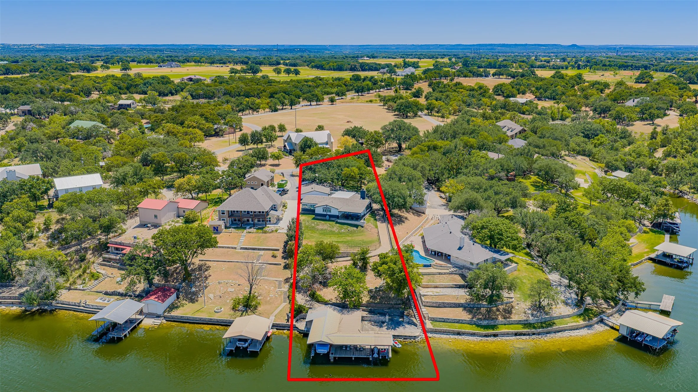 Single Family Residence For Sale in Hood County , 6371 Beacon Vista Circle, Granbury, Texas 76049, 2 Bedroom, 2 Bathroom, 1 Garage spaces, 2,092 Sqft, built in 1983, mls#21368670, Real Estate Agent in Granbury, Homes For Sale in Hood county, Homes For Sale in Granbury, Realtor in Granbury Texas, Real Estate Brokerage Independent Realty Texas, Luminita Cordes Realtor