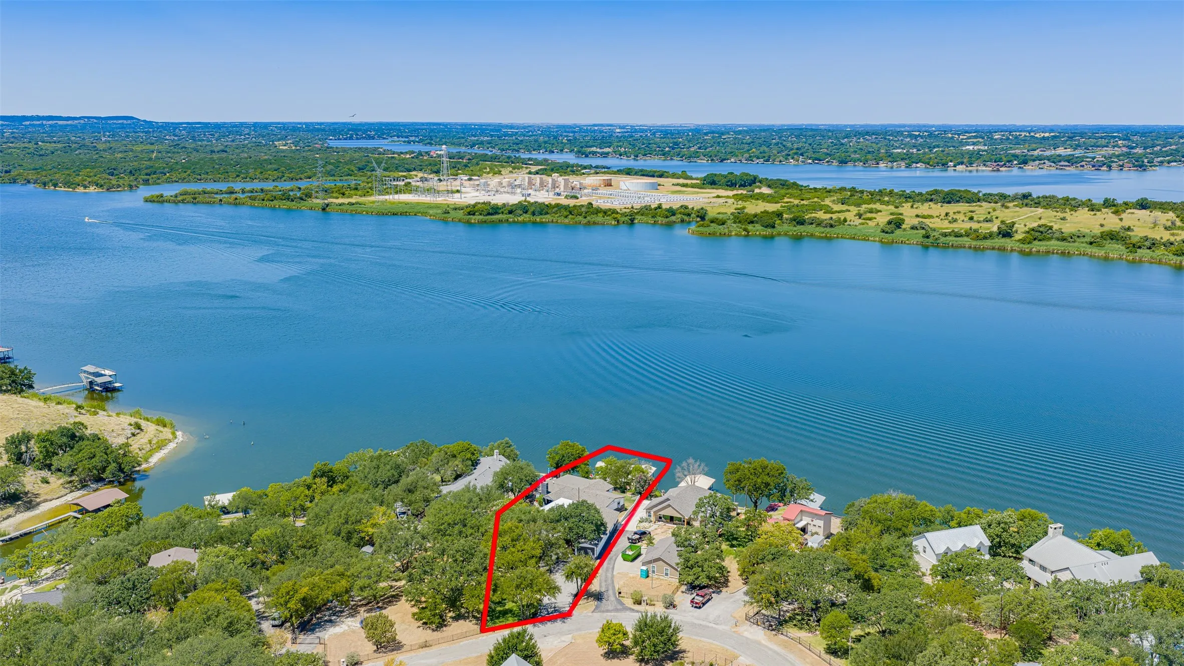 Single Family Residence For Sale in Hood County , 6371 Beacon Vista Circle, Granbury, Texas 76049, 2 Bedroom, 2 Bathroom, 1 Garage spaces, 2,092 Sqft, built in 1983, mls#21368670, Real Estate Agent in Granbury, Homes For Sale in Hood county, Homes For Sale in Granbury, Realtor in Granbury Texas, Real Estate Brokerage Independent Realty Texas, Luminita Cordes Realtor