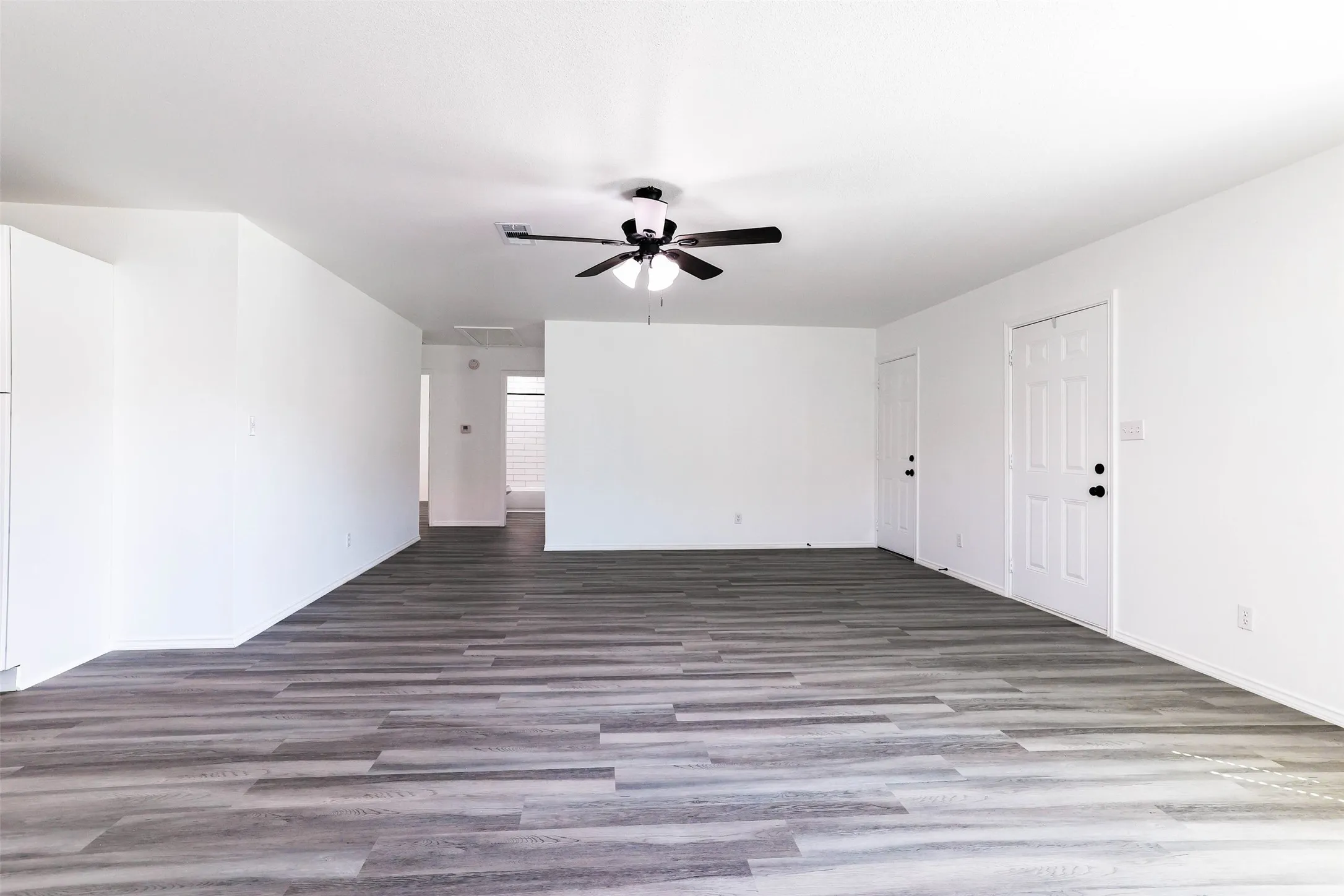 Single Family Residence For Sale in Tarrant County , 412 Susan Drive, Kennedale, Texas 76060, 3 Bedroom, 2 Bathroom, 2 Garage spaces, 1,290 Sqft, built in 2026, mls#21368183, Real Estate Agent in Kennedale, Homes For Sale in Tarrant county, Homes For Sale in Kennedale, Realtor in Kennedale Texas, Real Estate Brokerage Independent Realty Texas, Luminita Cordes Realtor