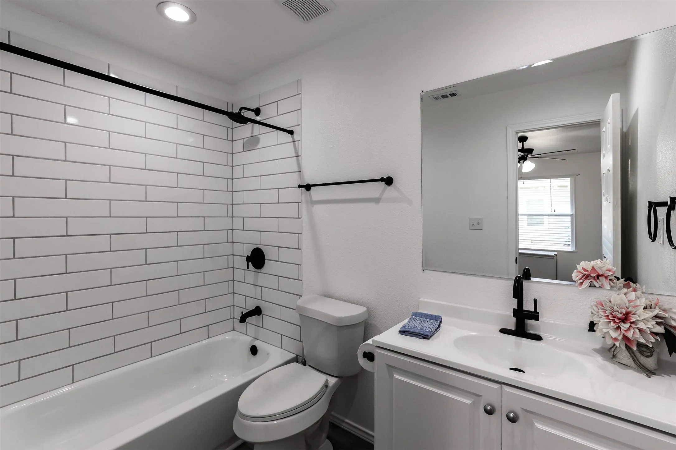 Single Family Residence For Sale in Tarrant County , 412 Susan Drive, Kennedale, Texas 76060, 3 Bedroom, 2 Bathroom, 2 Garage spaces, 1,290 Sqft, built in 2026, mls#21368183, Real Estate Agent in Kennedale, Homes For Sale in Tarrant county, Homes For Sale in Kennedale, Realtor in Kennedale Texas, Real Estate Brokerage Independent Realty Texas, Luminita Cordes Realtor