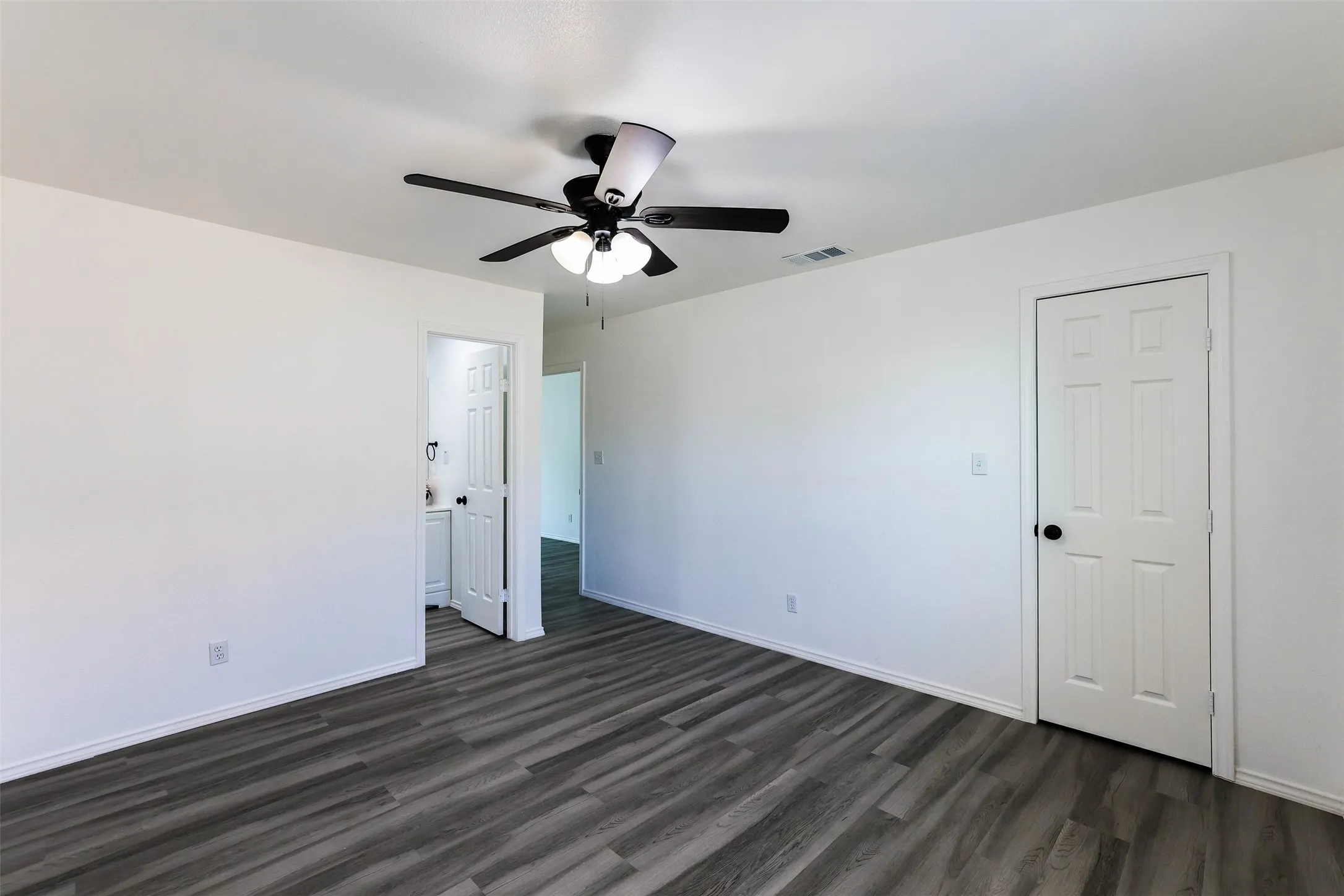 Single Family Residence For Sale in Tarrant County , 412 Susan Drive, Kennedale, Texas 76060, 3 Bedroom, 2 Bathroom, 2 Garage spaces, 1,290 Sqft, built in 2026, mls#21368183, Real Estate Agent in Kennedale, Homes For Sale in Tarrant county, Homes For Sale in Kennedale, Realtor in Kennedale Texas, Real Estate Brokerage Independent Realty Texas, Luminita Cordes Realtor