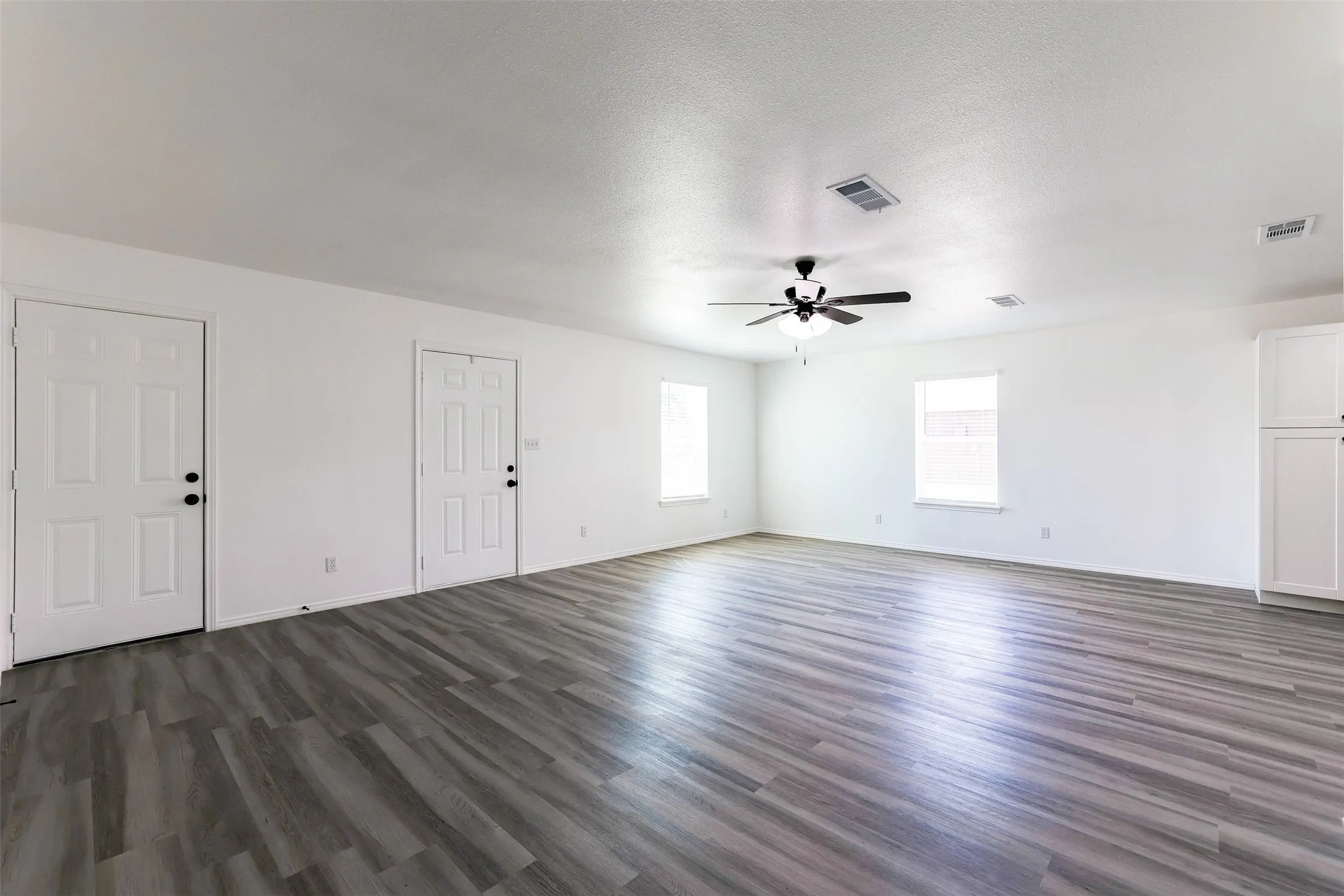 Single Family Residence For Sale in Tarrant County , 412 Susan Drive, Kennedale, Texas 76060, 3 Bedroom, 2 Bathroom, 2 Garage spaces, 1,290 Sqft, built in 2026, mls#21368183, Real Estate Agent in Kennedale, Homes For Sale in Tarrant county, Homes For Sale in Kennedale, Realtor in Kennedale Texas, Real Estate Brokerage Independent Realty Texas, Luminita Cordes Realtor