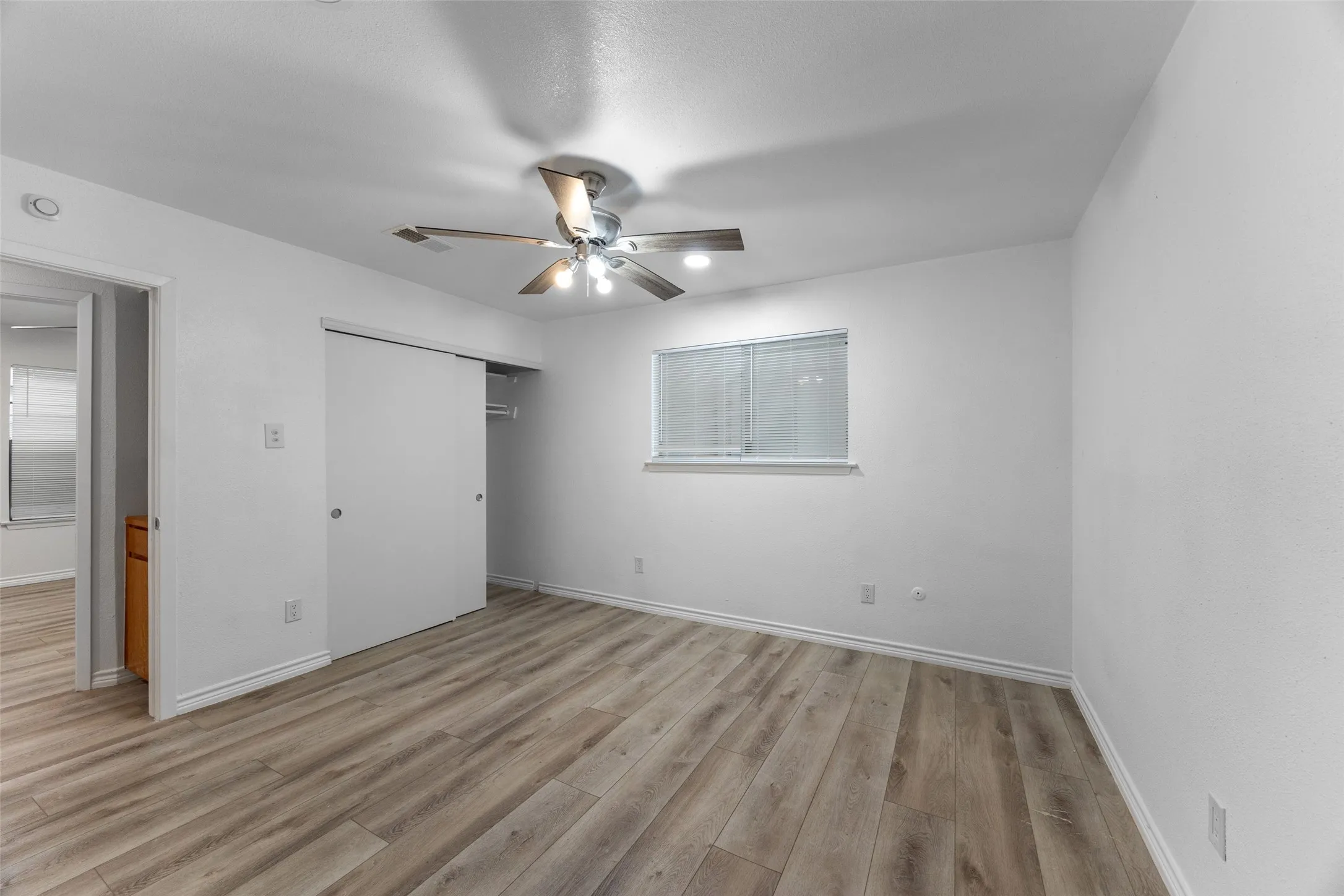 Quadruplex For Rent in Tarrant County , 5221 Cordova Avenue, Fort Worth, Texas 76132, 2 Bedroom, 2 Bathroom, Garage spaces, 1,175 Sqft, built in 1978, mls#21372343, Real Estate Agent in Fort Worth, Homes For Rent in Tarrant county, Homes For Rent in Fort Worth, Realtor in Fort Worth Texas, Real Estate Brokerage Independent Realty Texas, Luminita Cordes Realtor