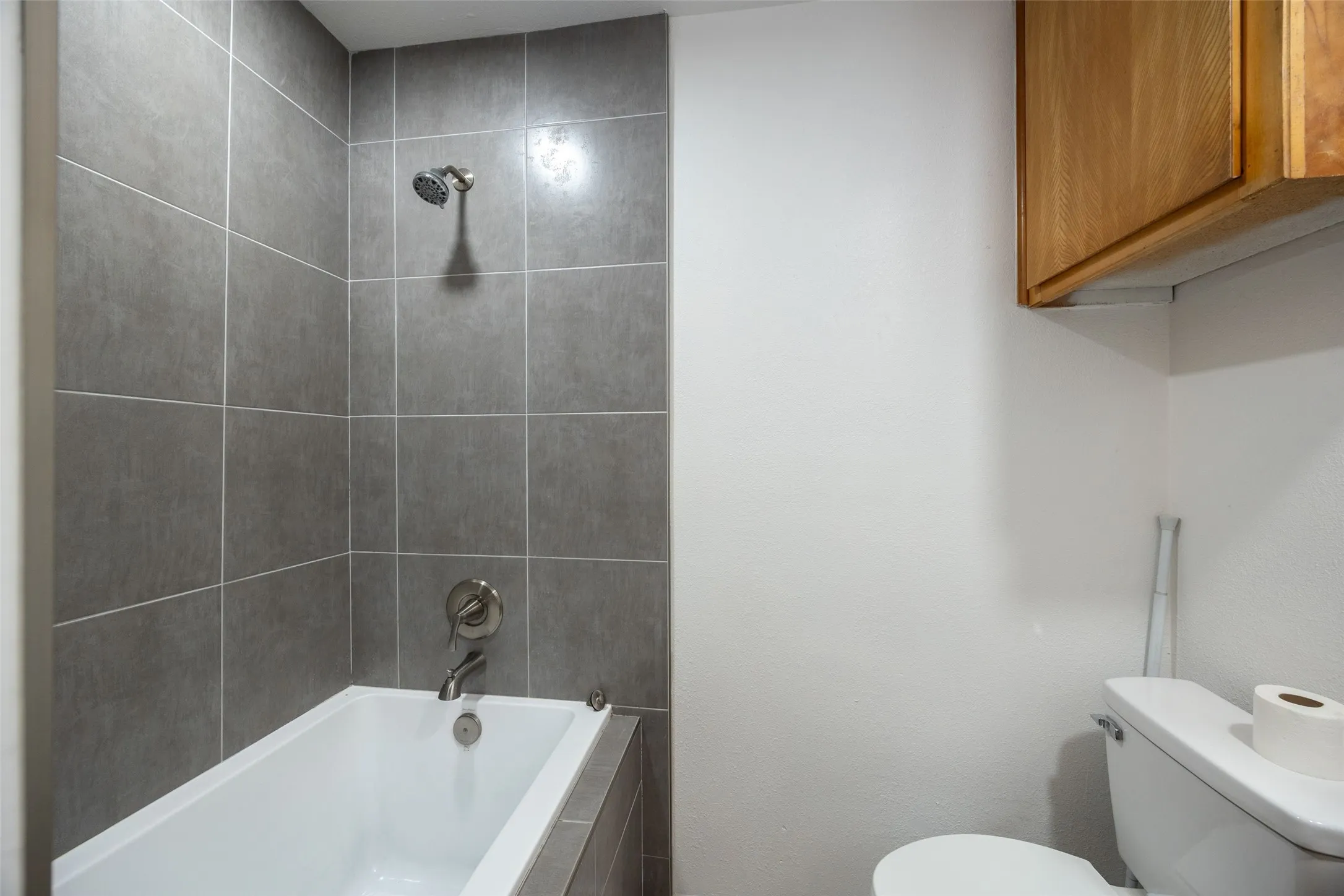 Quadruplex For Rent in Tarrant County , 5221 Cordova Avenue, Fort Worth, Texas 76132, 2 Bedroom, 2 Bathroom, Garage spaces, 1,175 Sqft, built in 1978, mls#21372343, Real Estate Agent in Fort Worth, Homes For Rent in Tarrant county, Homes For Rent in Fort Worth, Realtor in Fort Worth Texas, Real Estate Brokerage Independent Realty Texas, Luminita Cordes Realtor