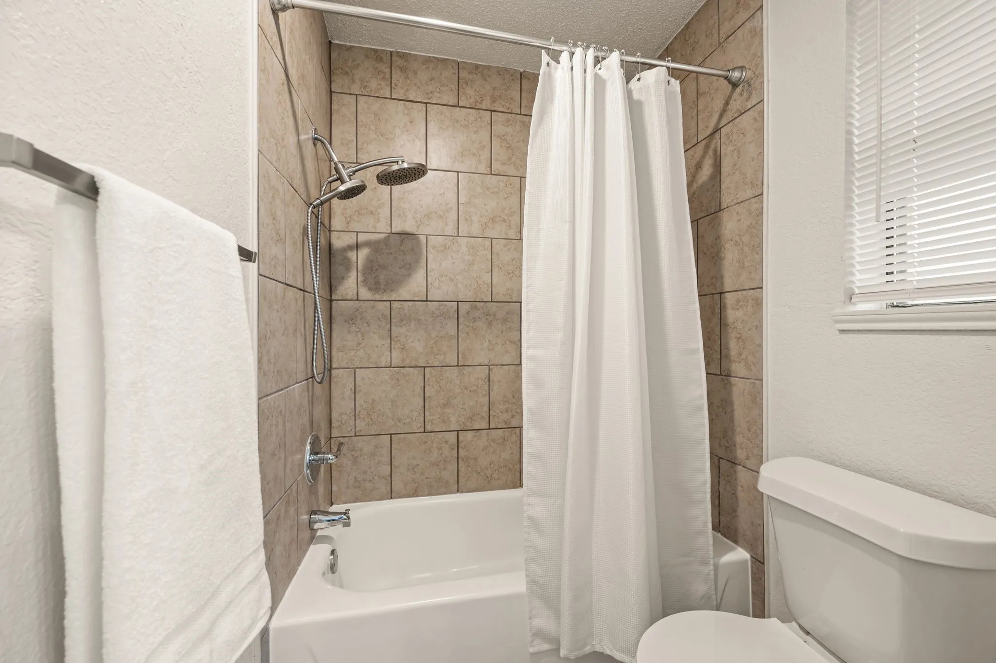 Single Family Residence For Sale in Tarrant County , 7712 Brandi Place 7712, North Richland Hills, Texas 76182, 2 Bedroom, 2 Bathroom, 2 Garage spaces, 1,059 Sqft, built in 1984, mls#21359336, Real Estate Agent in North Richland Hills, Homes For Sale in Tarrant county, Homes For Sale in North Richland Hills, Realtor in North Richland Hills Texas, Real Estate Brokerage Independent Realty Texas, Luminita Cordes Realtor