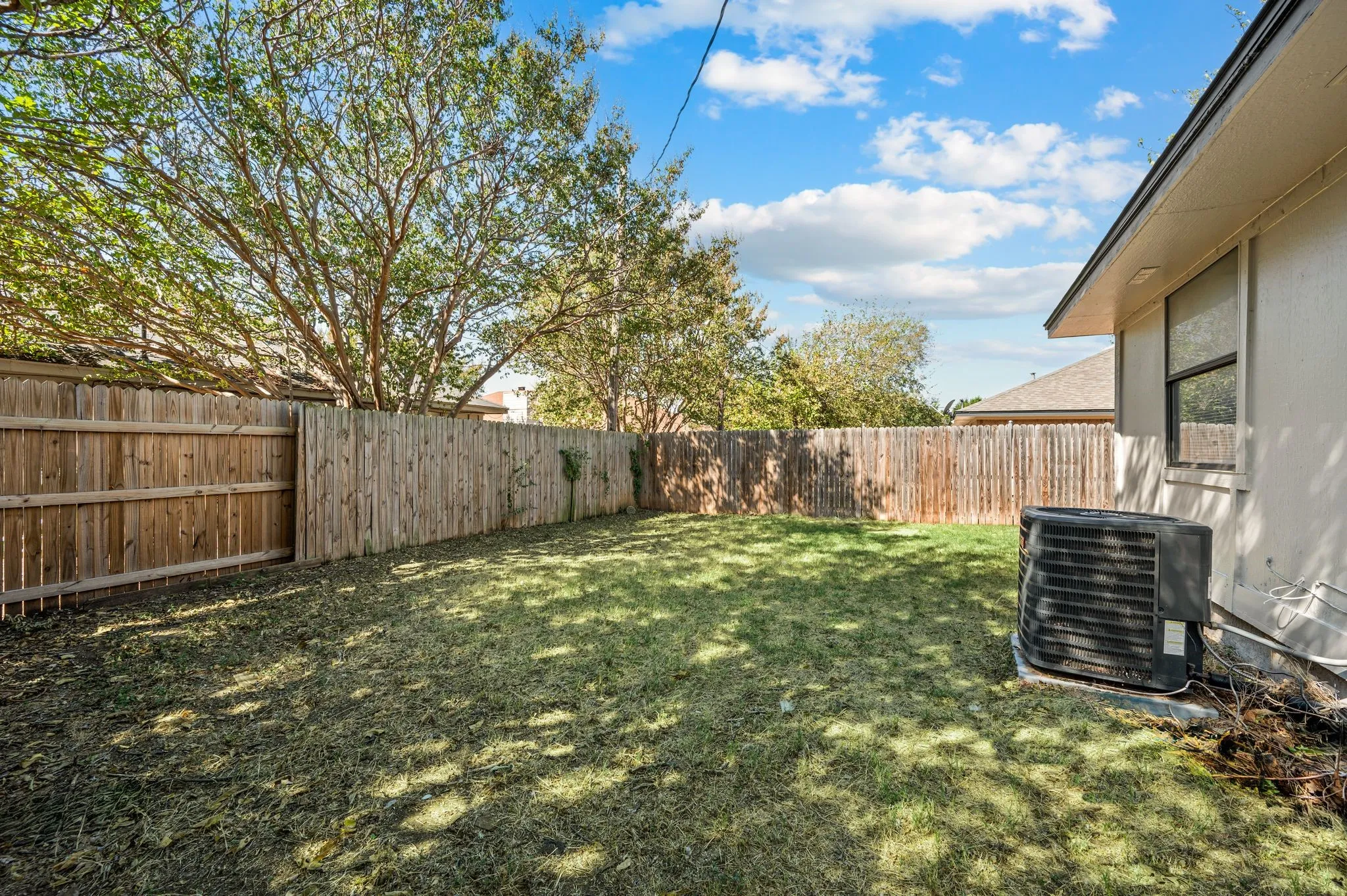 Single Family Residence For Sale in Tarrant County , 7712 Brandi Place 7712, North Richland Hills, Texas 76182, 2 Bedroom, 2 Bathroom, 2 Garage spaces, 1,059 Sqft, built in 1984, mls#21359336, Real Estate Agent in North Richland Hills, Homes For Sale in Tarrant county, Homes For Sale in North Richland Hills, Realtor in North Richland Hills Texas, Real Estate Brokerage Independent Realty Texas, Luminita Cordes Realtor