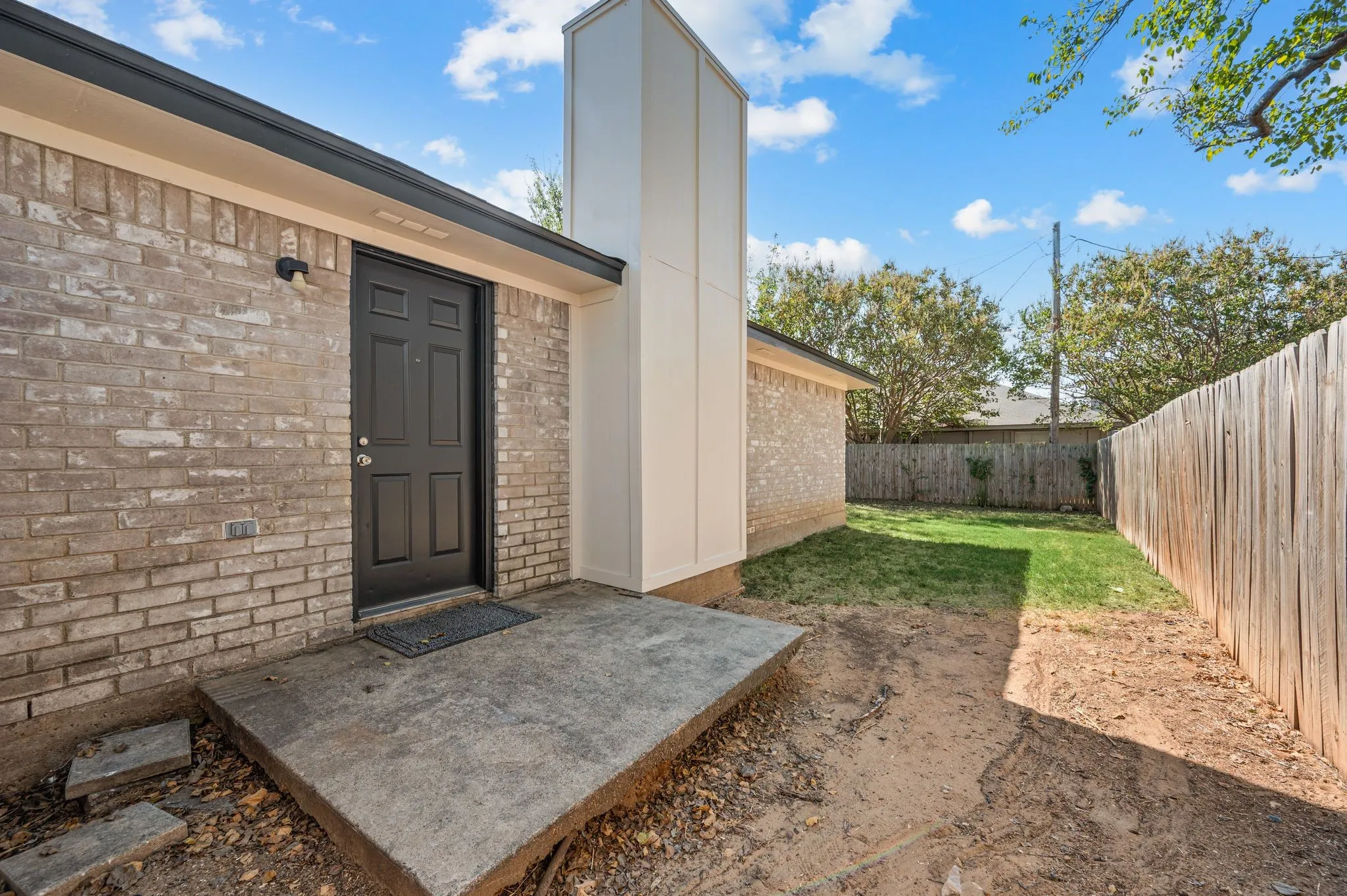 Single Family Residence For Sale in Tarrant County , 7712 Brandi Place 7712, North Richland Hills, Texas 76182, 2 Bedroom, 2 Bathroom, 2 Garage spaces, 1,059 Sqft, built in 1984, mls#21359336, Real Estate Agent in North Richland Hills, Homes For Sale in Tarrant county, Homes For Sale in North Richland Hills, Realtor in North Richland Hills Texas, Real Estate Brokerage Independent Realty Texas, Luminita Cordes Realtor