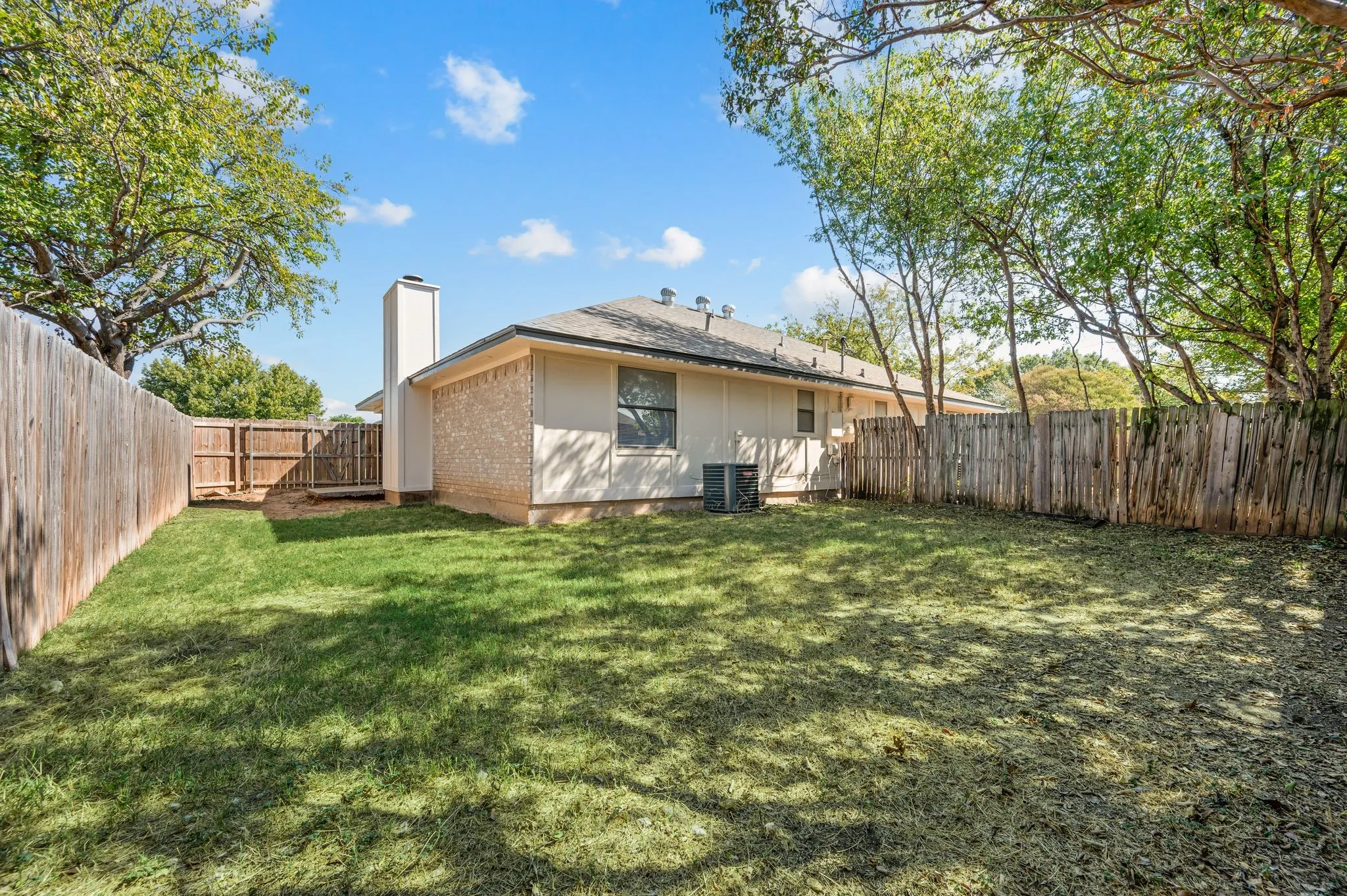 Single Family Residence For Sale in Tarrant County , 7712 Brandi Place 7712, North Richland Hills, Texas 76182, 2 Bedroom, 2 Bathroom, 2 Garage spaces, 1,059 Sqft, built in 1984, mls#21359336, Real Estate Agent in North Richland Hills, Homes For Sale in Tarrant county, Homes For Sale in North Richland Hills, Realtor in North Richland Hills Texas, Real Estate Brokerage Independent Realty Texas, Luminita Cordes Realtor