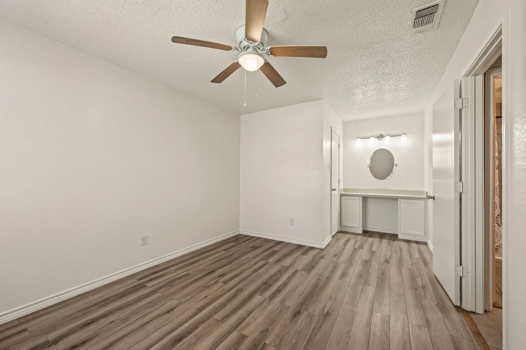 Single Family Residence For Sale in Tarrant County , 7712 Brandi Place 7712, North Richland Hills, Texas 76182, 2 Bedroom, 2 Bathroom, 2 Garage spaces, 1,059 Sqft, built in 1984, mls#21359336, Real Estate Agent in North Richland Hills, Homes For Sale in Tarrant county, Homes For Sale in North Richland Hills, Realtor in North Richland Hills Texas, Real Estate Brokerage Independent Realty Texas, Luminita Cordes Realtor