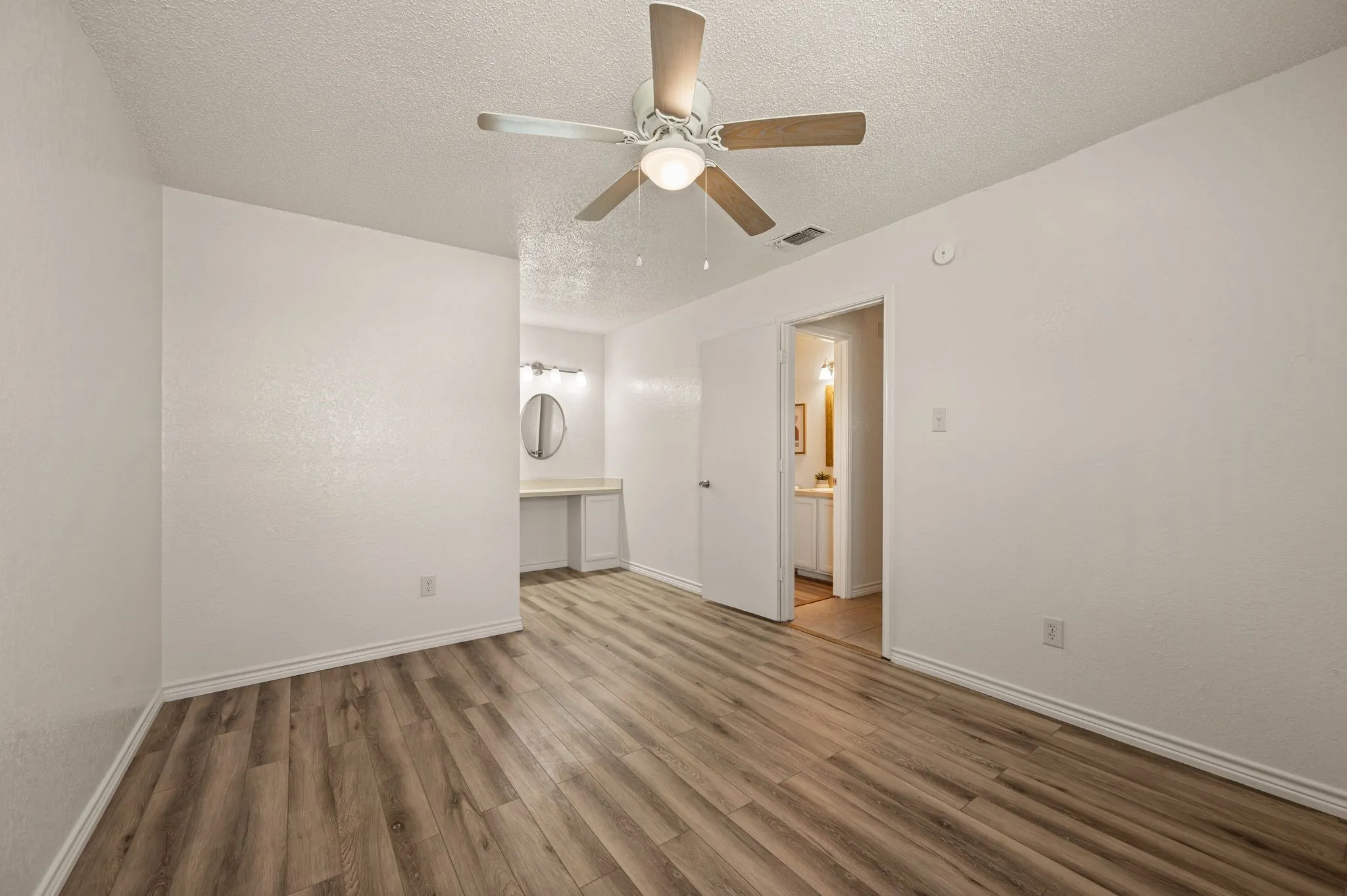Single Family Residence For Sale in Tarrant County , 7712 Brandi Place 7712, North Richland Hills, Texas 76182, 2 Bedroom, 2 Bathroom, 2 Garage spaces, 1,059 Sqft, built in 1984, mls#21359336, Real Estate Agent in North Richland Hills, Homes For Sale in Tarrant county, Homes For Sale in North Richland Hills, Realtor in North Richland Hills Texas, Real Estate Brokerage Independent Realty Texas, Luminita Cordes Realtor