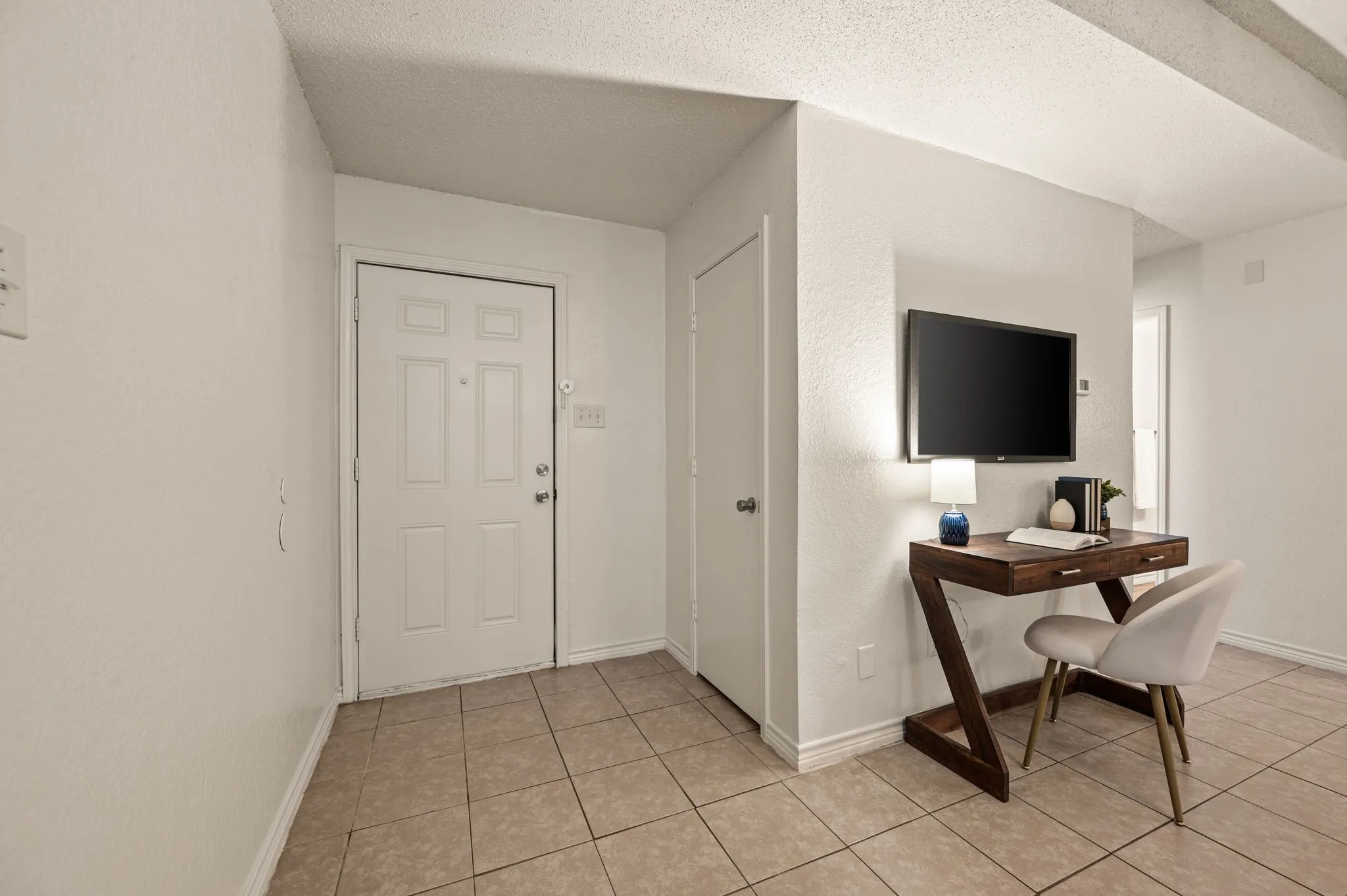 Single Family Residence For Sale in Tarrant County , 7712 Brandi Place 7712, North Richland Hills, Texas 76182, 2 Bedroom, 2 Bathroom, 2 Garage spaces, 1,059 Sqft, built in 1984, mls#21359336, Real Estate Agent in North Richland Hills, Homes For Sale in Tarrant county, Homes For Sale in North Richland Hills, Realtor in North Richland Hills Texas, Real Estate Brokerage Independent Realty Texas, Luminita Cordes Realtor