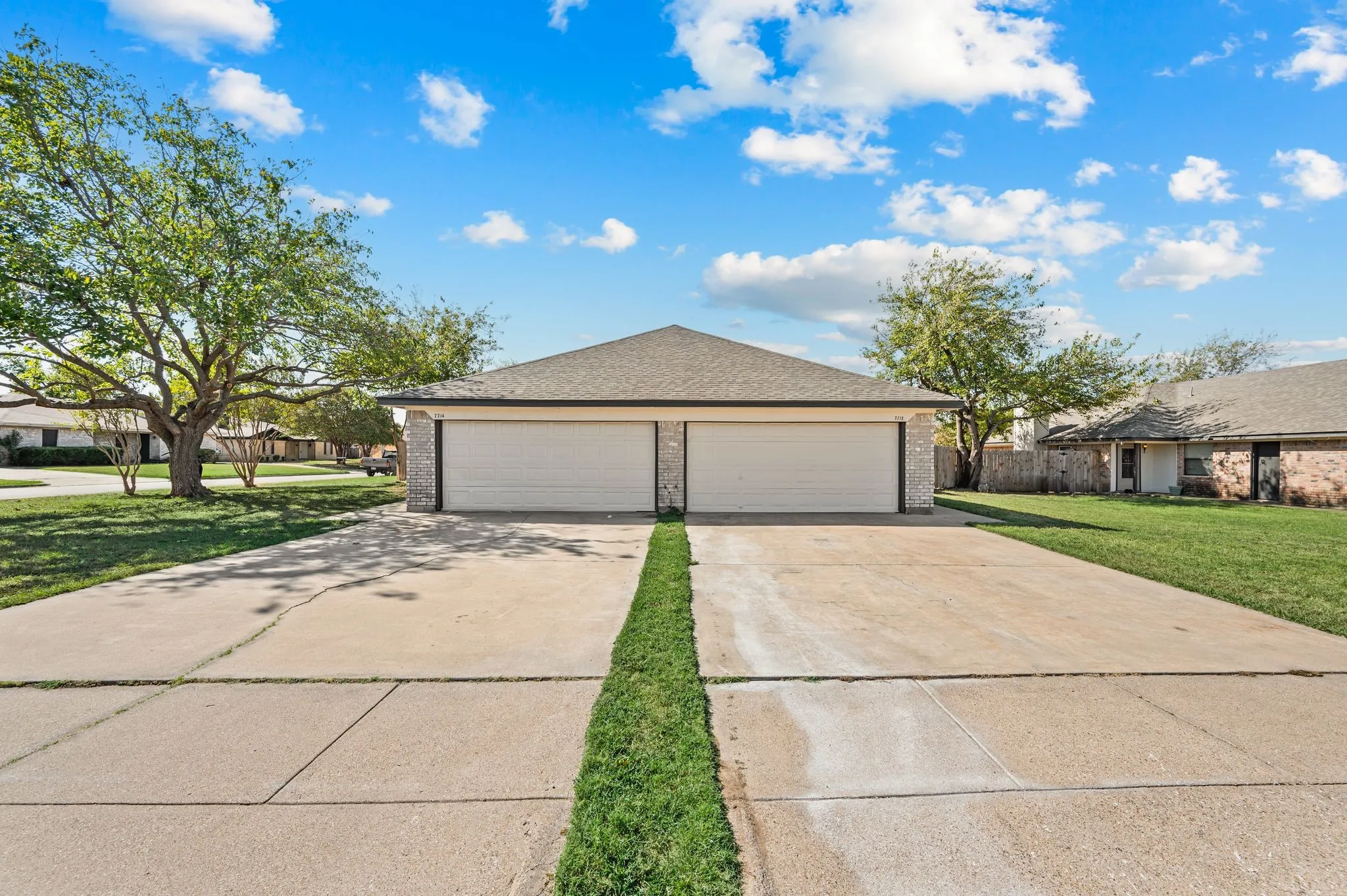 Single Family Residence For Sale in Tarrant County , 7714 Brandi Place 7714, North Richland Hills, Texas 76182, 2 Bedroom, 2 Bathroom, 2 Garage spaces, 1,059 Sqft, built in 1984, mls#21359338, Real Estate Agent in North Richland Hills, Homes For Sale in Tarrant county, Homes For Sale in North Richland Hills, Realtor in North Richland Hills Texas, Real Estate Brokerage Independent Realty Texas, Luminita Cordes Realtor