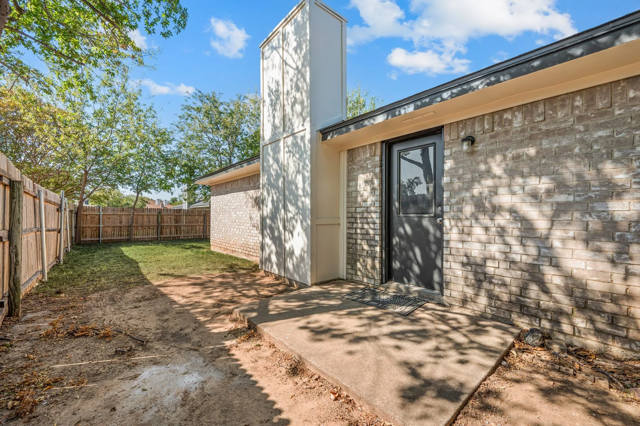 Single Family Residence For Sale in Tarrant County , 7714 Brandi Place 7714, North Richland Hills, Texas 76182, 2 Bedroom, 2 Bathroom, 2 Garage spaces, 1,059 Sqft, built in 1984, mls#21359338, Real Estate Agent in North Richland Hills, Homes For Sale in Tarrant county, Homes For Sale in North Richland Hills, Realtor in North Richland Hills Texas, Real Estate Brokerage Independent Realty Texas, Luminita Cordes Realtor