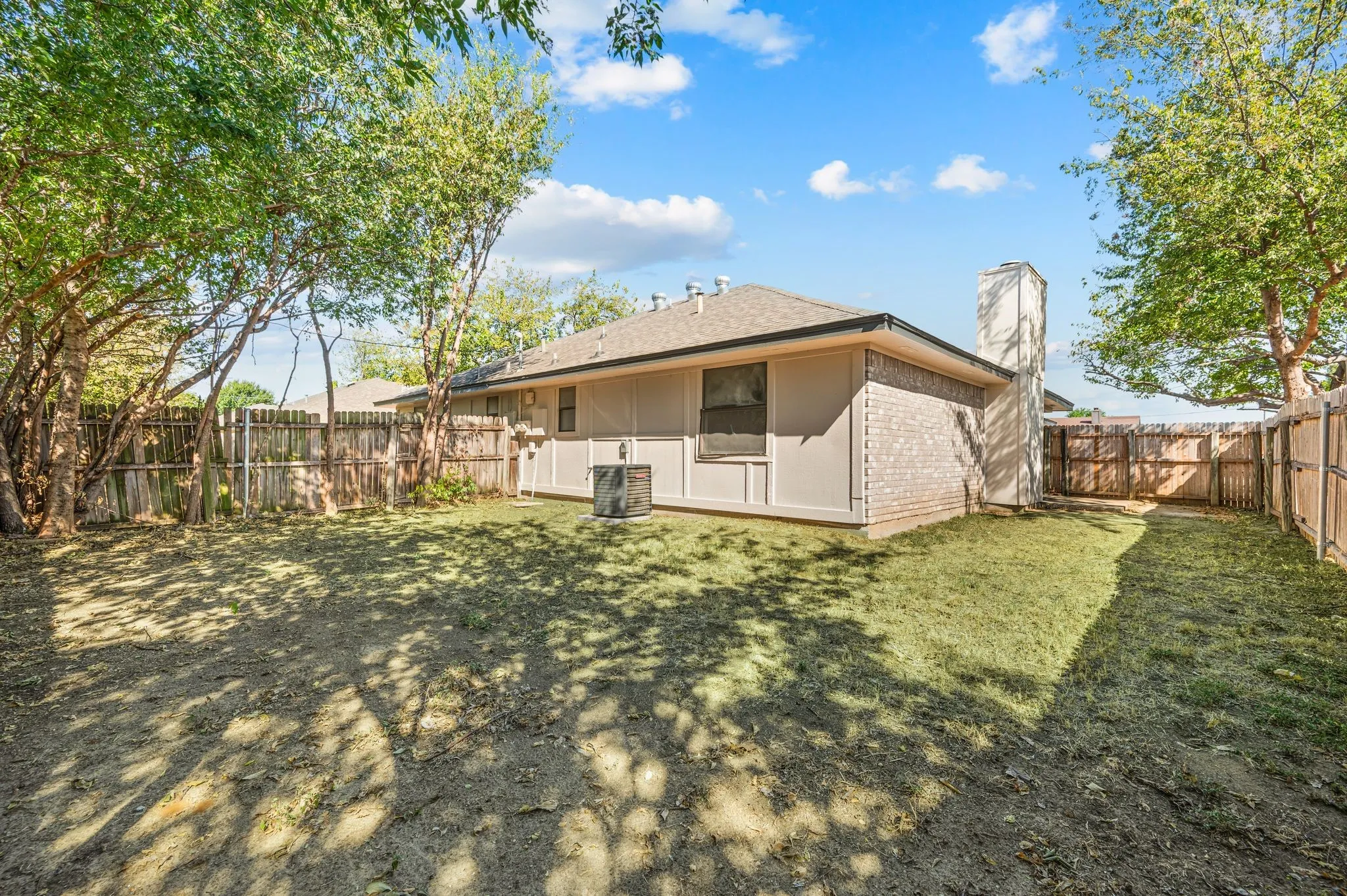 Single Family Residence For Sale in Tarrant County , 7714 Brandi Place 7714, North Richland Hills, Texas 76182, 2 Bedroom, 2 Bathroom, 2 Garage spaces, 1,059 Sqft, built in 1984, mls#21359338, Real Estate Agent in North Richland Hills, Homes For Sale in Tarrant county, Homes For Sale in North Richland Hills, Realtor in North Richland Hills Texas, Real Estate Brokerage Independent Realty Texas, Luminita Cordes Realtor
