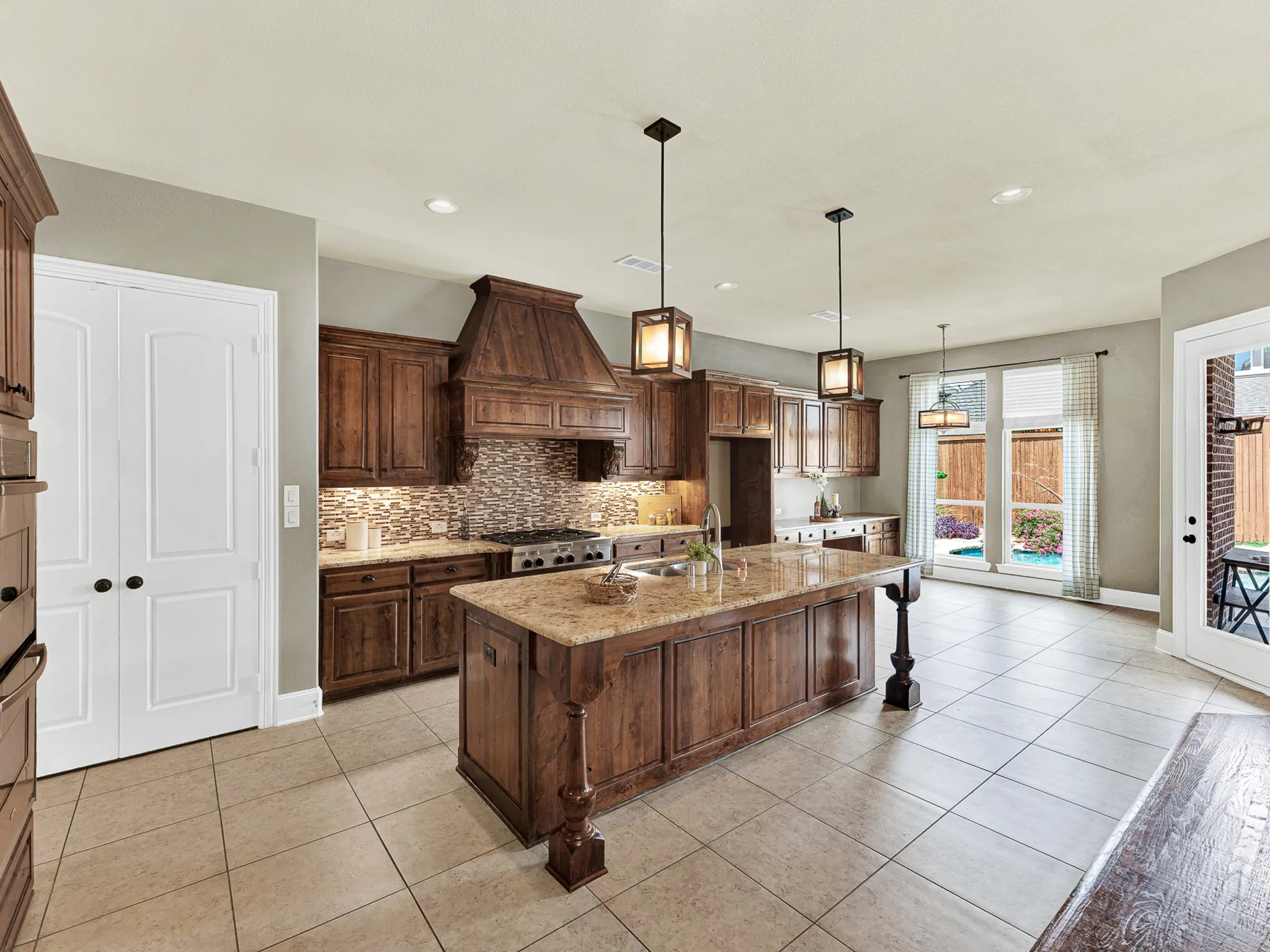 Single Family Residence For Sale in Denton County , 756 Quail Creek Drive, Frisco, Texas 75036, 5 Bedroom, 5 Bathroom, 3 Garage spaces, 3,963 Sqft, built in 2011, mls#21370451, Real Estate Agent in Frisco, Homes For Sale in Denton county, Homes For Sale in Frisco, Realtor in Frisco Texas, Real Estate Brokerage Independent Realty Texas, Luminita Cordes Realtor