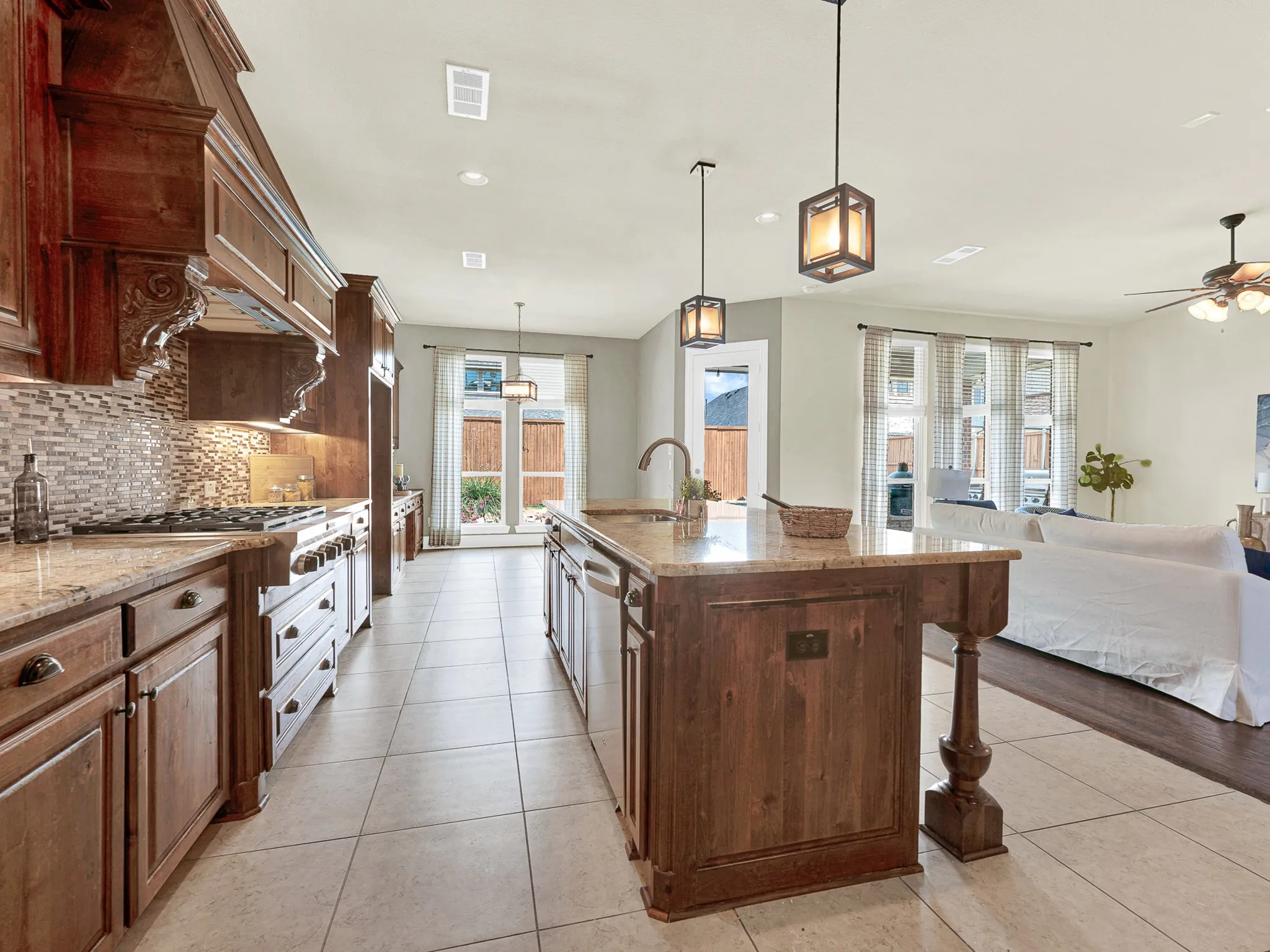 Single Family Residence For Sale in Denton County , 756 Quail Creek Drive, Frisco, Texas 75036, 5 Bedroom, 5 Bathroom, 3 Garage spaces, 3,963 Sqft, built in 2011, mls#21370451, Real Estate Agent in Frisco, Homes For Sale in Denton county, Homes For Sale in Frisco, Realtor in Frisco Texas, Real Estate Brokerage Independent Realty Texas, Luminita Cordes Realtor