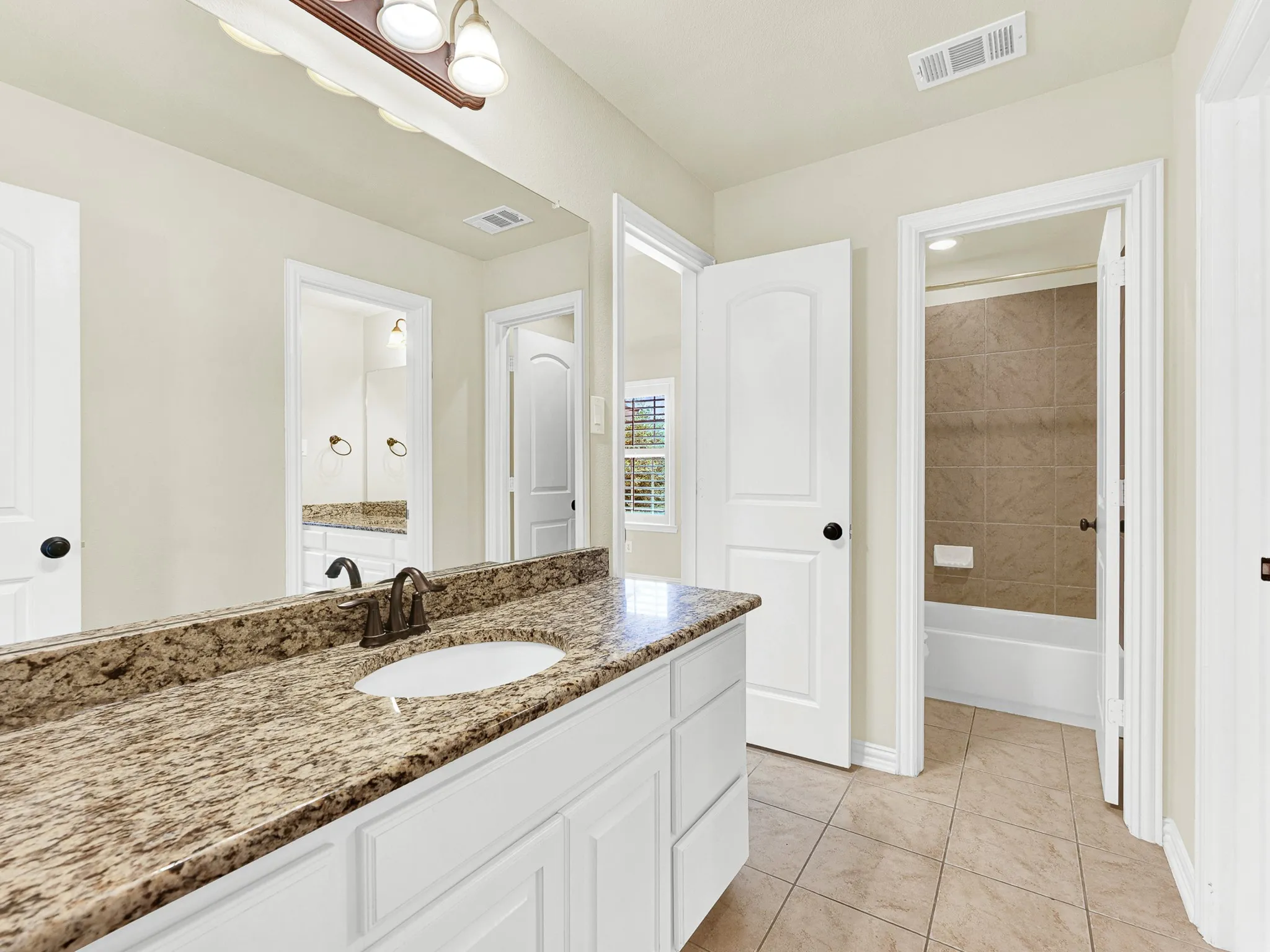 Single Family Residence For Sale in Denton County , 756 Quail Creek Drive, Frisco, Texas 75036, 5 Bedroom, 5 Bathroom, 3 Garage spaces, 3,963 Sqft, built in 2011, mls#21370451, Real Estate Agent in Frisco, Homes For Sale in Denton county, Homes For Sale in Frisco, Realtor in Frisco Texas, Real Estate Brokerage Independent Realty Texas, Luminita Cordes Realtor