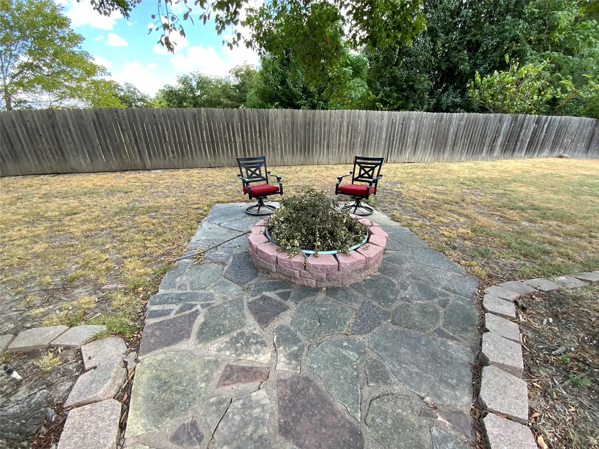Single Family Residence For Sale in Fannin County , 2020 Arbor Bend Street, Bonham, Texas 75418, 4 Bedroom, 4 Bathroom, 2 Garage spaces, 3,536 Sqft, built in 1992, mls#21371041, Real Estate Agent in Bonham, Homes For Sale in Fannin county, Homes For Sale in Bonham, Realtor in Bonham Texas, Real Estate Brokerage Independent Realty Texas, Luminita Cordes Realtor