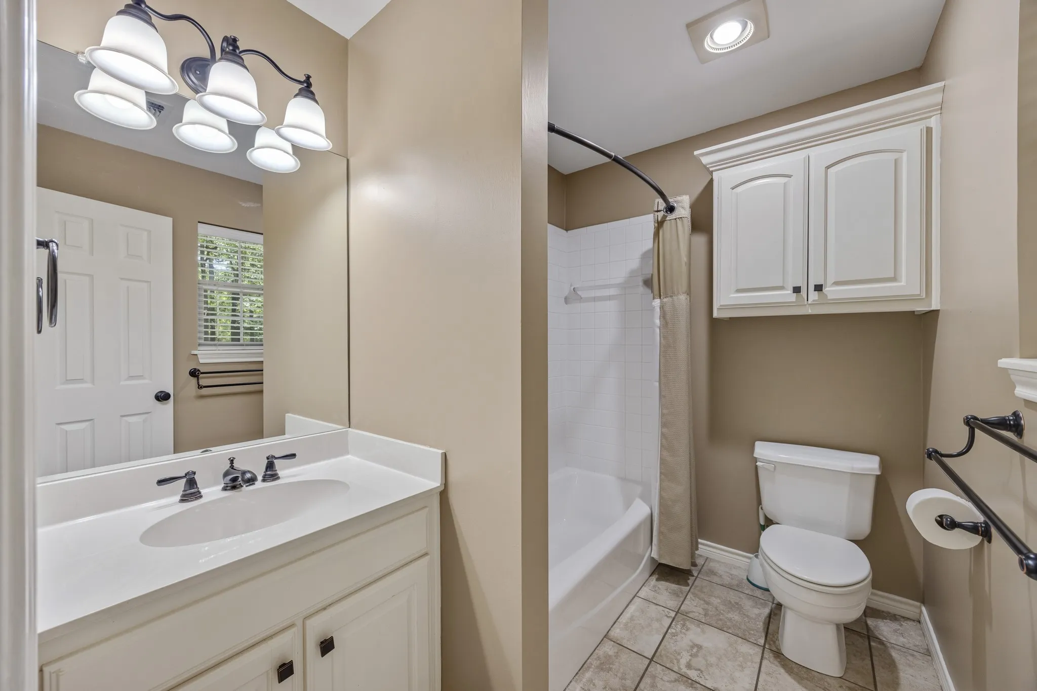 Ensuite bath