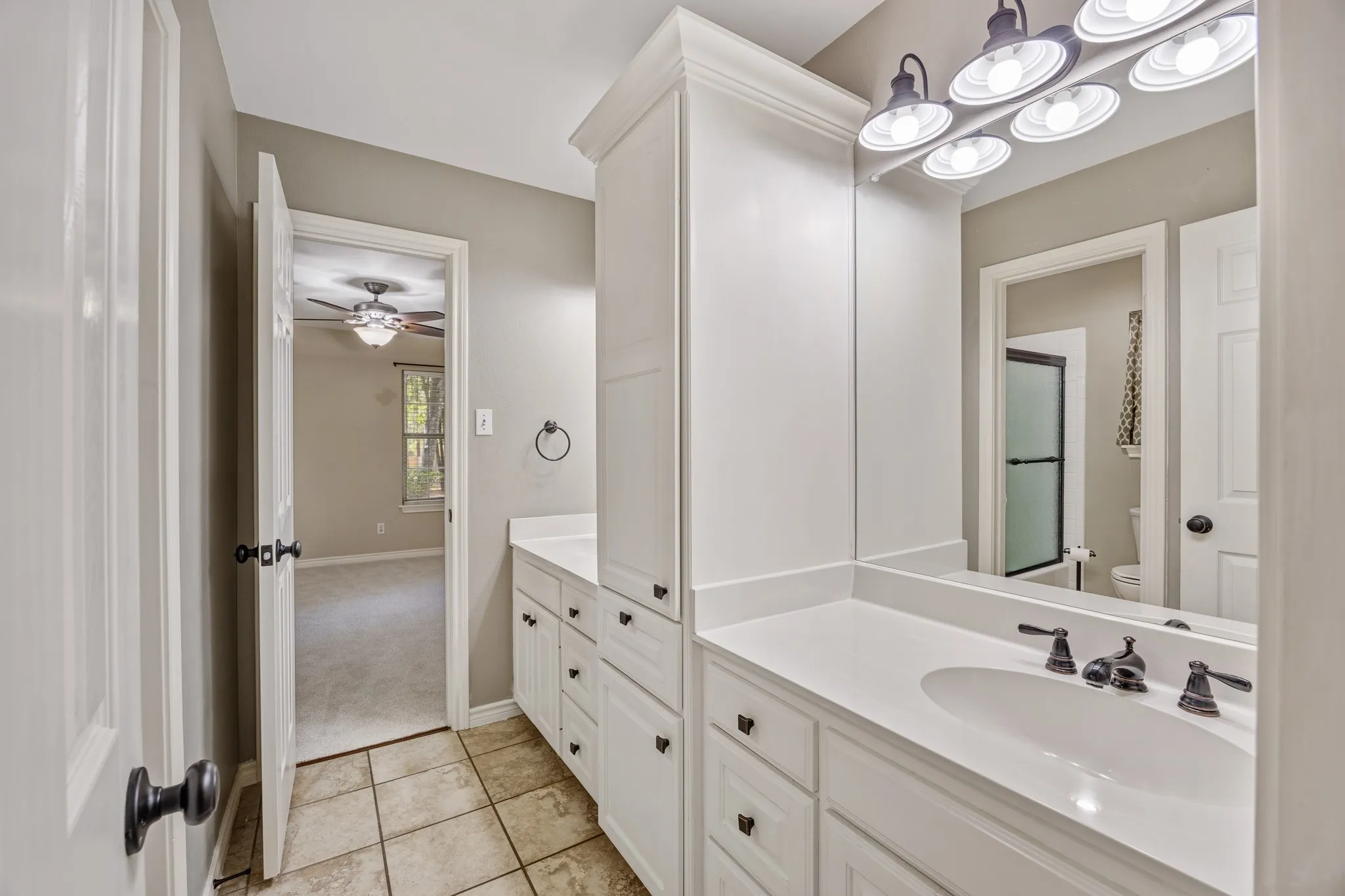 jack and jill bath