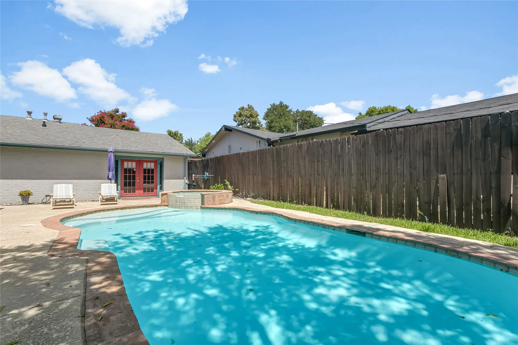 Single Family Residence For Sale in Dallas County , 12326 Cedar Bend Drive, Dallas, Texas 75244, 3 Bedroom, 2 Bathroom, 2 Garage spaces, 2,202 Sqft, built in 1966, mls#21355488, Real Estate Agent in Dallas, Homes For Sale in Dallas county, Homes For Sale in Dallas, Realtor in Dallas Texas, Real Estate Brokerage Independent Realty Texas, Luminita Cordes Realtor