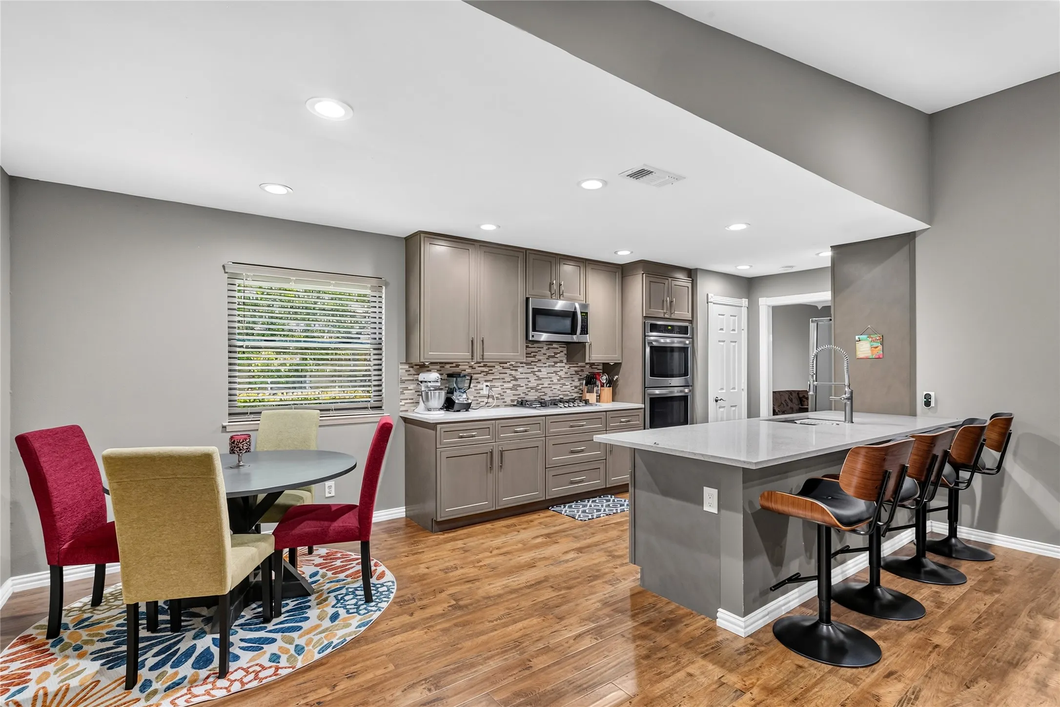 Single Family Residence For Sale in Dallas County , 12326 Cedar Bend Drive, Dallas, Texas 75244, 3 Bedroom, 2 Bathroom, 2 Garage spaces, 2,202 Sqft, built in 1966, mls#21355488, Real Estate Agent in Dallas, Homes For Sale in Dallas county, Homes For Sale in Dallas, Realtor in Dallas Texas, Real Estate Brokerage Independent Realty Texas, Luminita Cordes Realtor