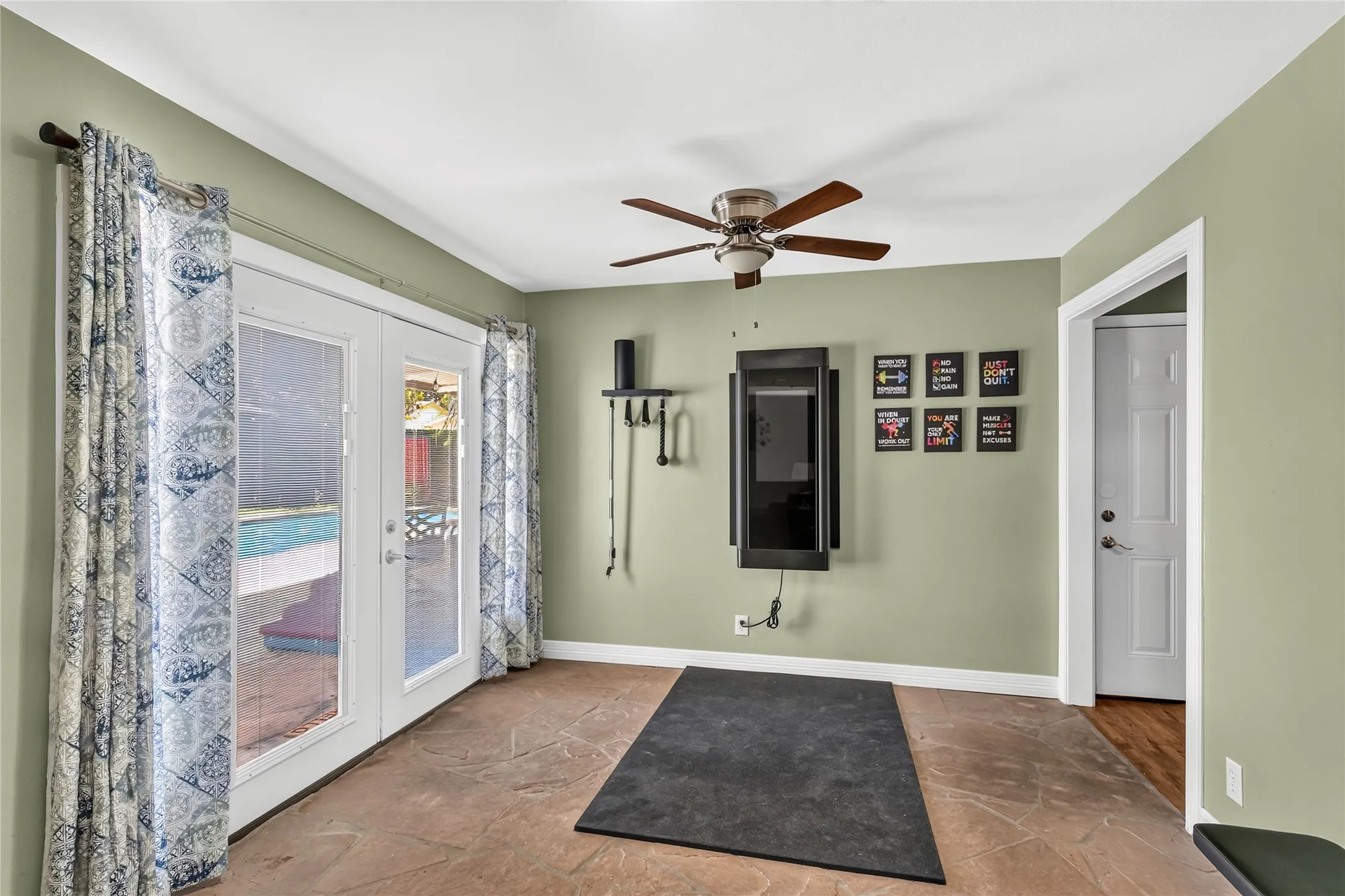 Single Family Residence For Sale in Dallas County , 12326 Cedar Bend Drive, Dallas, Texas 75244, 3 Bedroom, 2 Bathroom, 2 Garage spaces, 2,202 Sqft, built in 1966, mls#21355488, Real Estate Agent in Dallas, Homes For Sale in Dallas county, Homes For Sale in Dallas, Realtor in Dallas Texas, Real Estate Brokerage Independent Realty Texas, Luminita Cordes Realtor