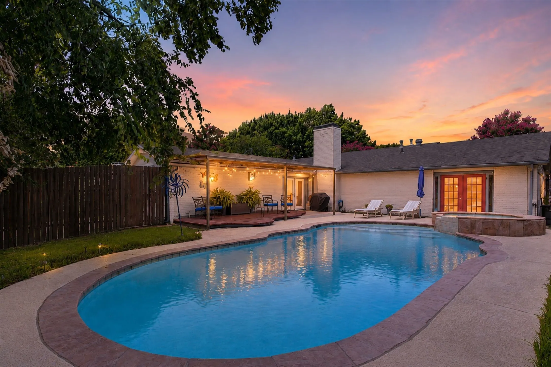 Single Family Residence For Sale in Dallas County , 12326 Cedar Bend Drive, Dallas, Texas 75244, 3 Bedroom, 2 Bathroom, 2 Garage spaces, 2,202 Sqft, built in 1966, mls#21355488, Real Estate Agent in Dallas, Homes For Sale in Dallas county, Homes For Sale in Dallas, Realtor in Dallas Texas, Real Estate Brokerage Independent Realty Texas, Luminita Cordes Realtor