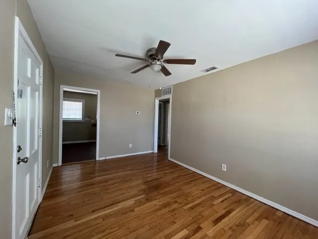 Single Family Residence For Rent in Taylor County , 1349 Graham Street, Abilene, Texas 79603, 3 Bedroom, 1 Bathroom, Garage spaces, 1,011 Sqft, built in 1950, mls#21372358, Real Estate Agent in Abilene, Homes For Rent in Taylor county, Homes For Rent in Abilene, Realtor in Abilene Texas, Real Estate Brokerage Independent Realty Texas, Luminita Cordes Realtor
