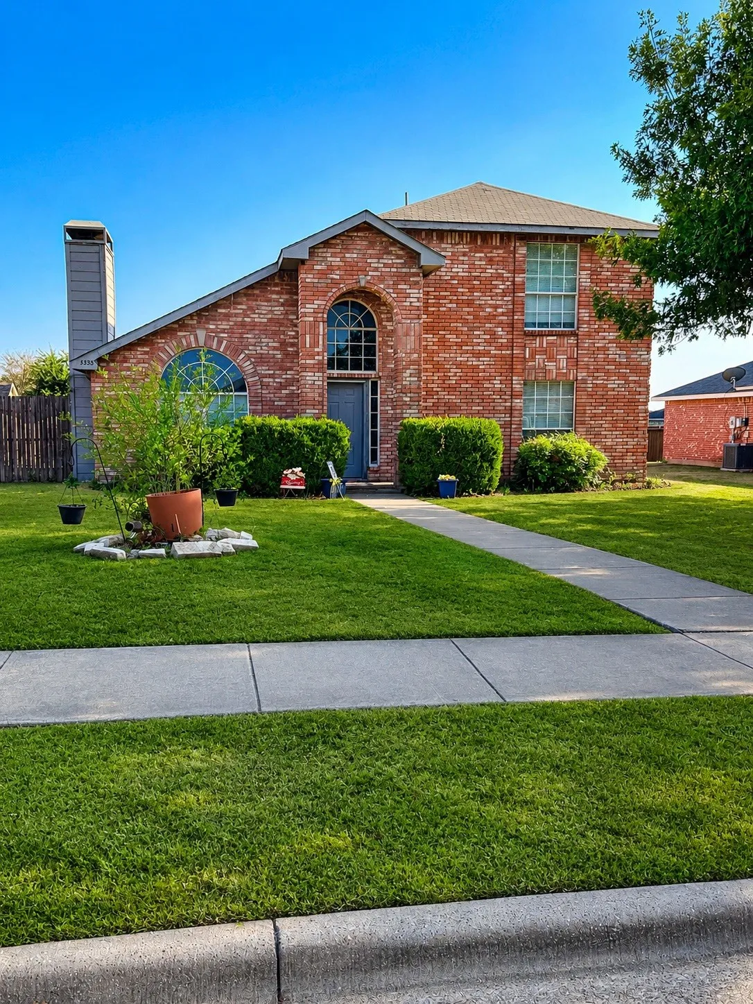 Single Family Residence For Sale in Dallas County , 1338 Meadow Creek Drive, Lancaster, Texas 75146, 3 Bedroom, 2 Bathroom, 2 Garage spaces, 1,746 Sqft, built in 1994, mls#21372359, Real Estate Agent in Lancaster, Homes For Sale in Dallas county, Homes For Sale in Lancaster, Realtor in Lancaster Texas, Real Estate Brokerage Independent Realty Texas, Luminita Cordes Realtor