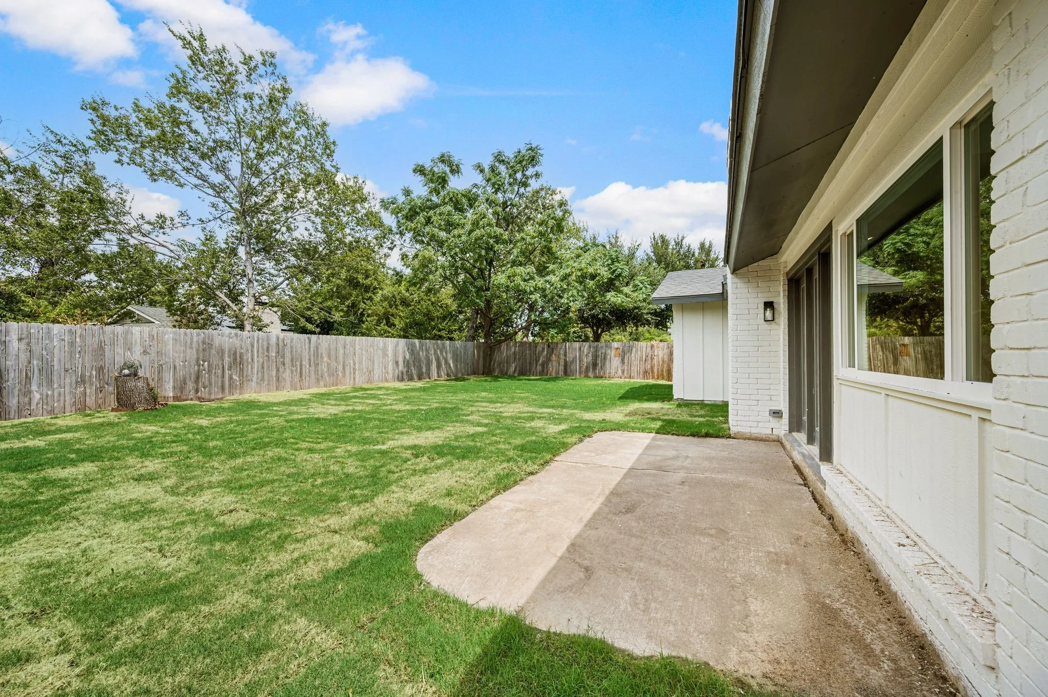 Single Family Residence For Sale in Dallas County , 1003 Summit Circle, Carrollton, Texas 75006, 3 Bedroom, 2 Bathroom, 2 Garage spaces, 1,696 Sqft, built in 1971, mls#21372351, Real Estate Agent in Carrollton, Homes For Sale in Dallas county, Homes For Sale in Carrollton, Realtor in Carrollton Texas, Real Estate Brokerage Independent Realty Texas, Luminita Cordes Realtor