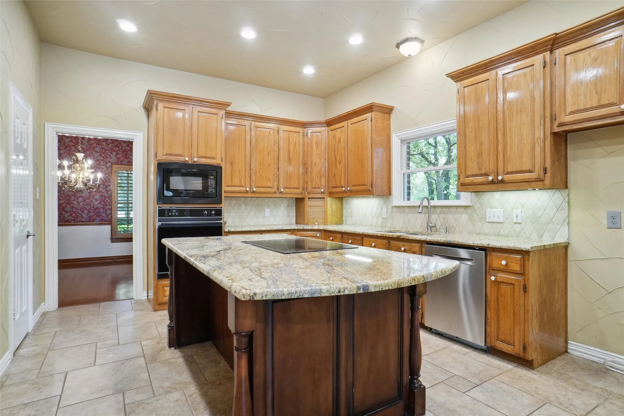 Single Family Residence For Rent in Denton County , 23 Oak Forrest Circle, Denton, Texas 76210, 4 Bedroom, 4 Bathroom, 2 Garage spaces, 3,335 Sqft, built in 1991, mls#21372361, Real Estate Agent in Denton, Homes For Rent in Denton county, Homes For Rent in Denton, Realtor in Denton Texas, Real Estate Brokerage Independent Realty Texas, Luminita Cordes Realtor
