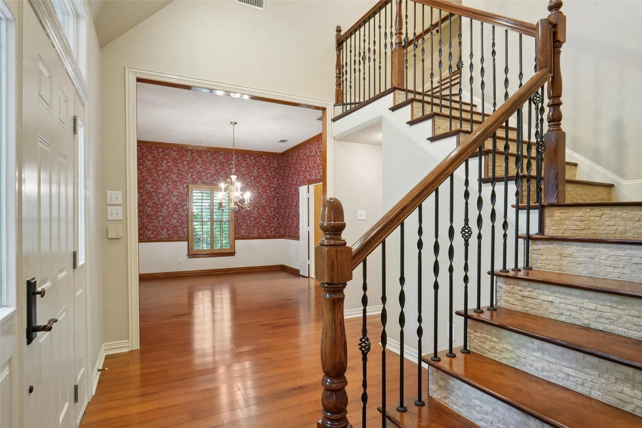 Single Family Residence For Rent in Denton County , 23 Oak Forrest Circle, Denton, Texas 76210, 4 Bedroom, 4 Bathroom, 2 Garage spaces, 3,335 Sqft, built in 1991, mls#21372361, Real Estate Agent in Denton, Homes For Rent in Denton county, Homes For Rent in Denton, Realtor in Denton Texas, Real Estate Brokerage Independent Realty Texas, Luminita Cordes Realtor