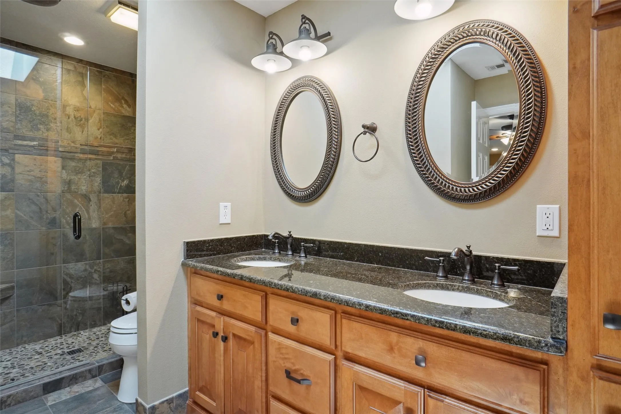 Single Family Residence For Rent in Denton County , 23 Oak Forrest Circle, Denton, Texas 76210, 4 Bedroom, 4 Bathroom, 2 Garage spaces, 3,335 Sqft, built in 1991, mls#21372361, Real Estate Agent in Denton, Homes For Rent in Denton county, Homes For Rent in Denton, Realtor in Denton Texas, Real Estate Brokerage Independent Realty Texas, Luminita Cordes Realtor