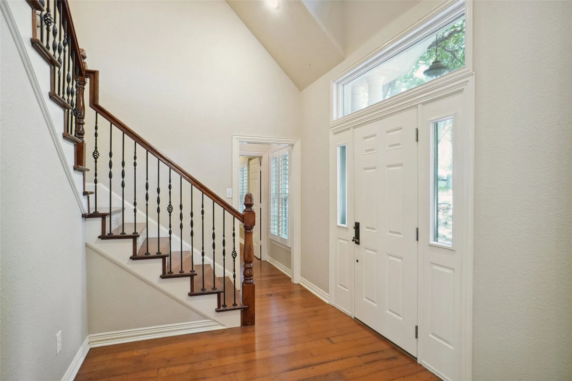 Single Family Residence For Rent in Denton County , 23 Oak Forrest Circle, Denton, Texas 76210, 4 Bedroom, 4 Bathroom, 2 Garage spaces, 3,335 Sqft, built in 1991, mls#21372361, Real Estate Agent in Denton, Homes For Rent in Denton county, Homes For Rent in Denton, Realtor in Denton Texas, Real Estate Brokerage Independent Realty Texas, Luminita Cordes Realtor