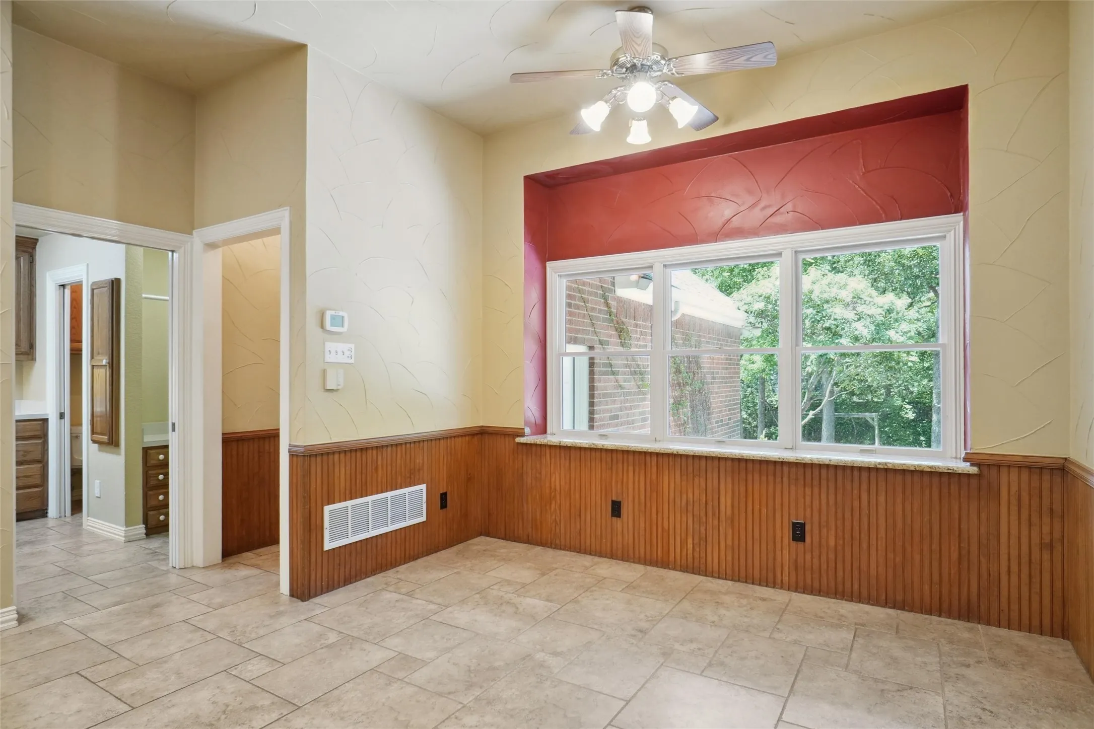 Single Family Residence For Rent in Denton County , 23 Oak Forrest Circle, Denton, Texas 76210, 4 Bedroom, 4 Bathroom, 2 Garage spaces, 3,335 Sqft, built in 1991, mls#21372361, Real Estate Agent in Denton, Homes For Rent in Denton county, Homes For Rent in Denton, Realtor in Denton Texas, Real Estate Brokerage Independent Realty Texas, Luminita Cordes Realtor