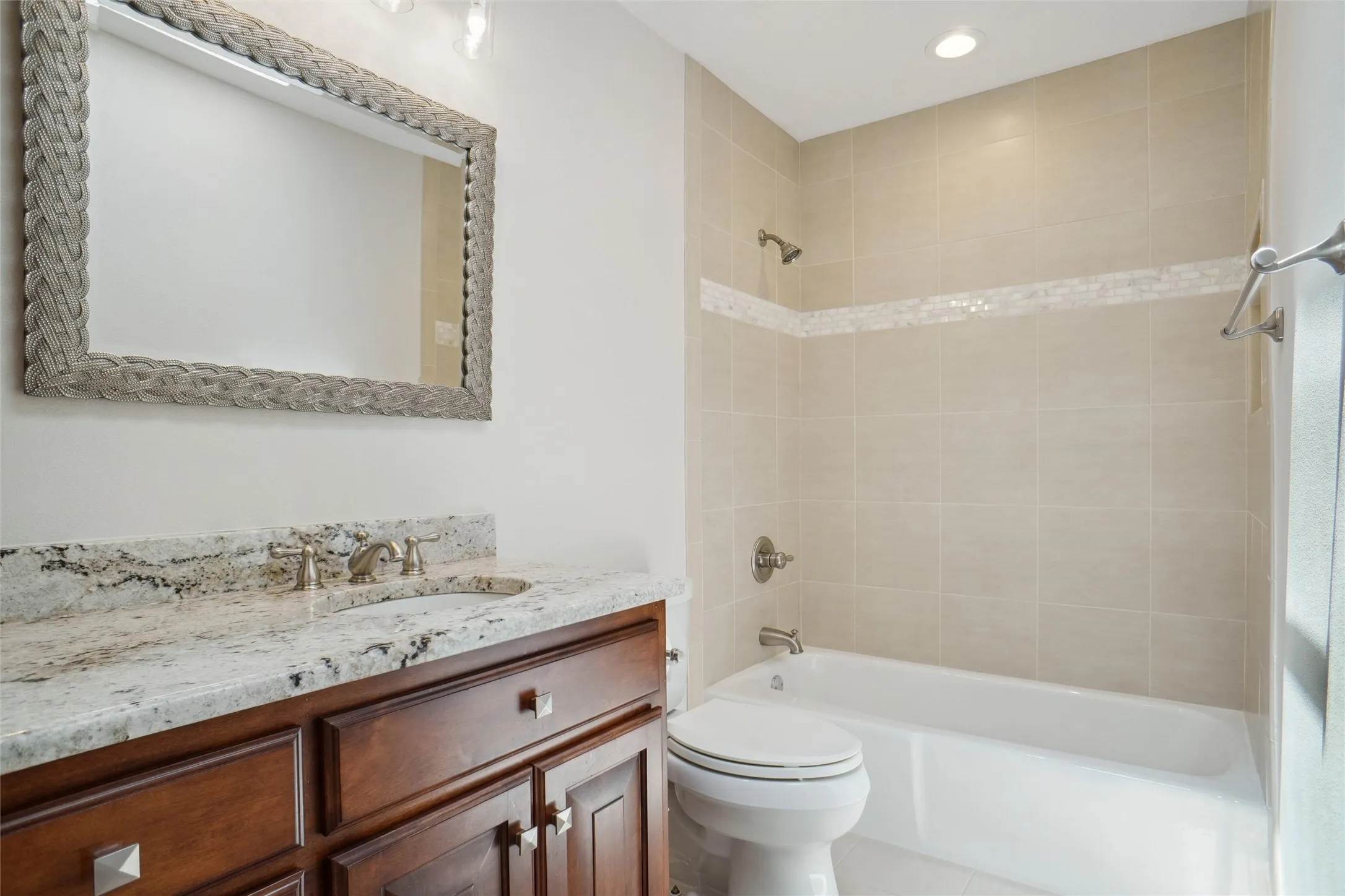 Single Family Residence For Rent in Denton County , 23 Oak Forrest Circle, Denton, Texas 76210, 4 Bedroom, 4 Bathroom, 2 Garage spaces, 3,335 Sqft, built in 1991, mls#21372361, Real Estate Agent in Denton, Homes For Rent in Denton county, Homes For Rent in Denton, Realtor in Denton Texas, Real Estate Brokerage Independent Realty Texas, Luminita Cordes Realtor