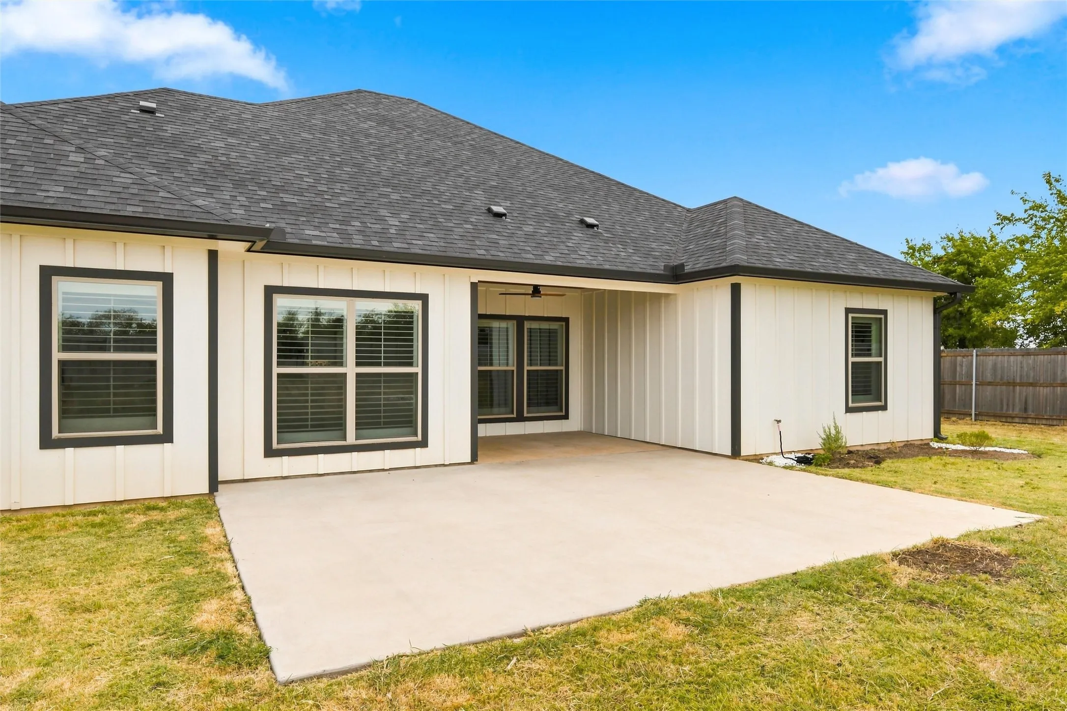 Single Family Residence For Sale in Mc Lennan County , 9800 Bridlewood Lane, Waco, Texas 76708, 4 Bedroom, 3 Bathroom, 2 Garage spaces, 2,096 Sqft, built in 2024, mls#21371935, Real Estate Agent in Waco, Homes For Sale in Mc Lennan county, Homes For Sale in Waco, Realtor in Waco Texas, Real Estate Brokerage Independent Realty Texas, Luminita Cordes Realtor