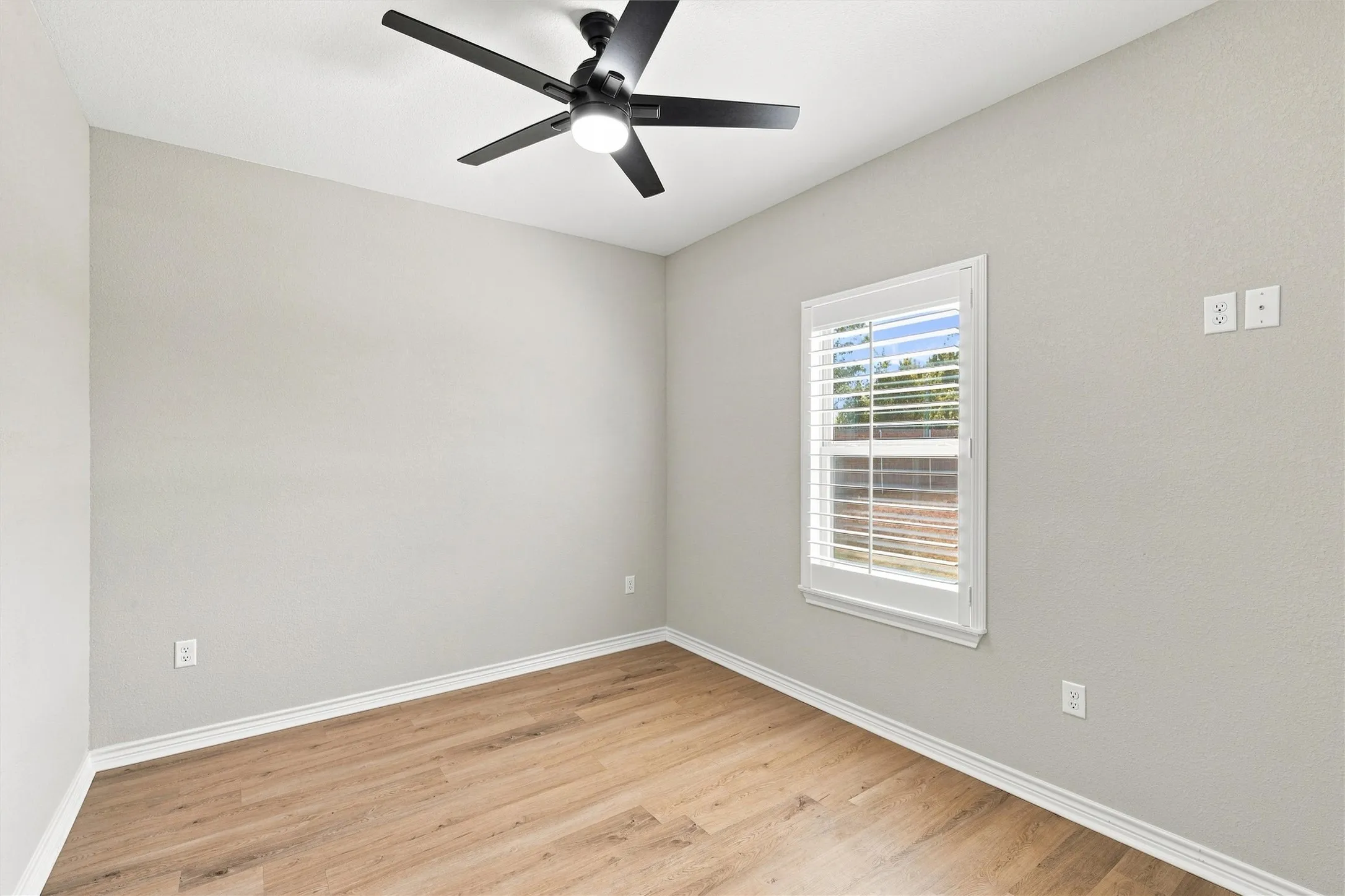 Single Family Residence For Sale in Mc Lennan County , 9800 Bridlewood Lane, Waco, Texas 76708, 4 Bedroom, 3 Bathroom, 2 Garage spaces, 2,096 Sqft, built in 2024, mls#21371935, Real Estate Agent in Waco, Homes For Sale in Mc Lennan county, Homes For Sale in Waco, Realtor in Waco Texas, Real Estate Brokerage Independent Realty Texas, Luminita Cordes Realtor